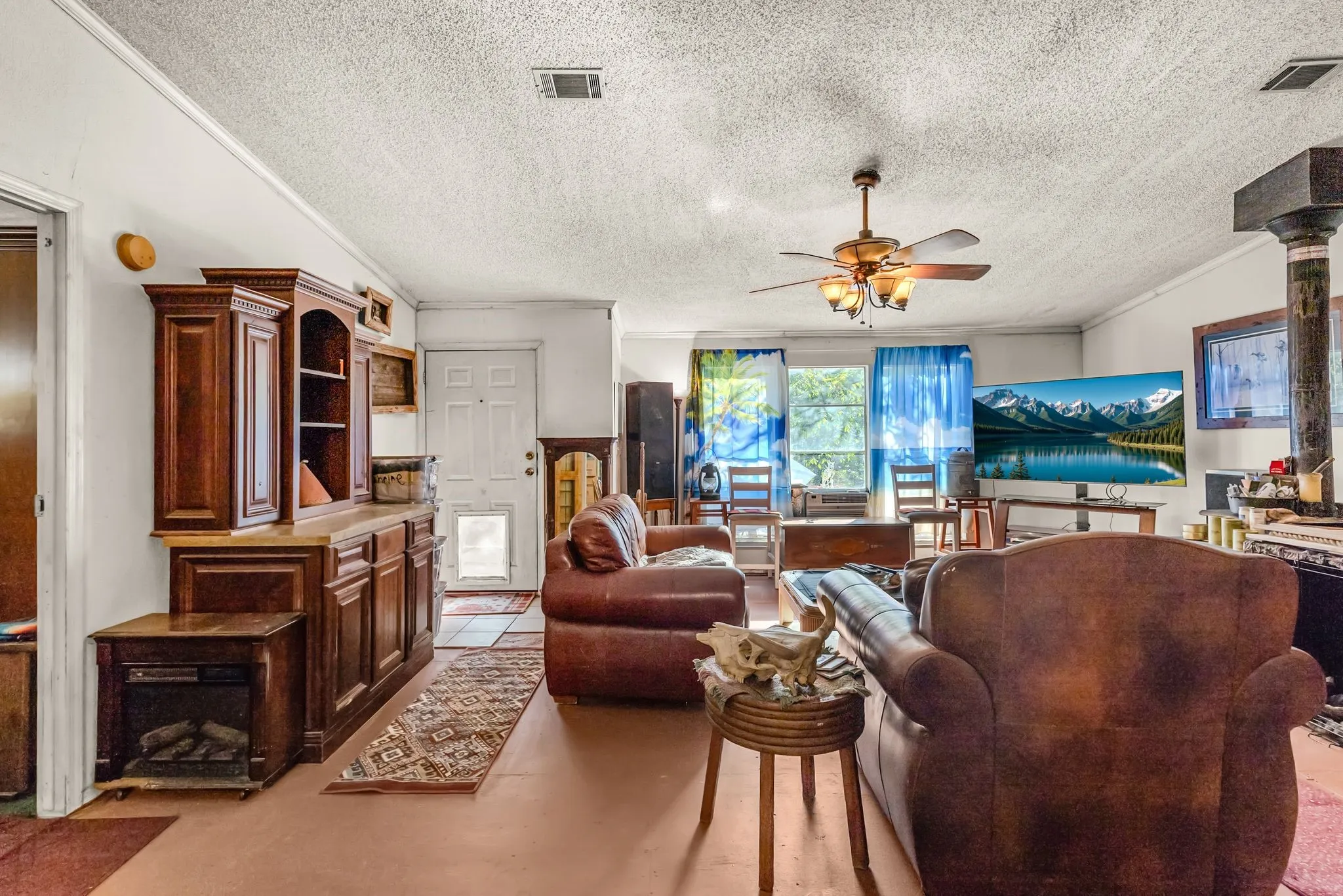Mobile Home For Sale in Hunt County , 7161 County Road 3223, Lone Oak, Texas 75453, 3 Bedroom, 2 Bathroom, Garage spaces, 1,960 Sqft, built in 1996, mls#21395577, Real Estate Agent in Lone Oak, Homes For Sale in Hunt county, Homes For Sale in Lone Oak, Realtor in Lone Oak Texas, Real Estate Brokerage Independent Realty Texas, Luminita Cordes Realtor