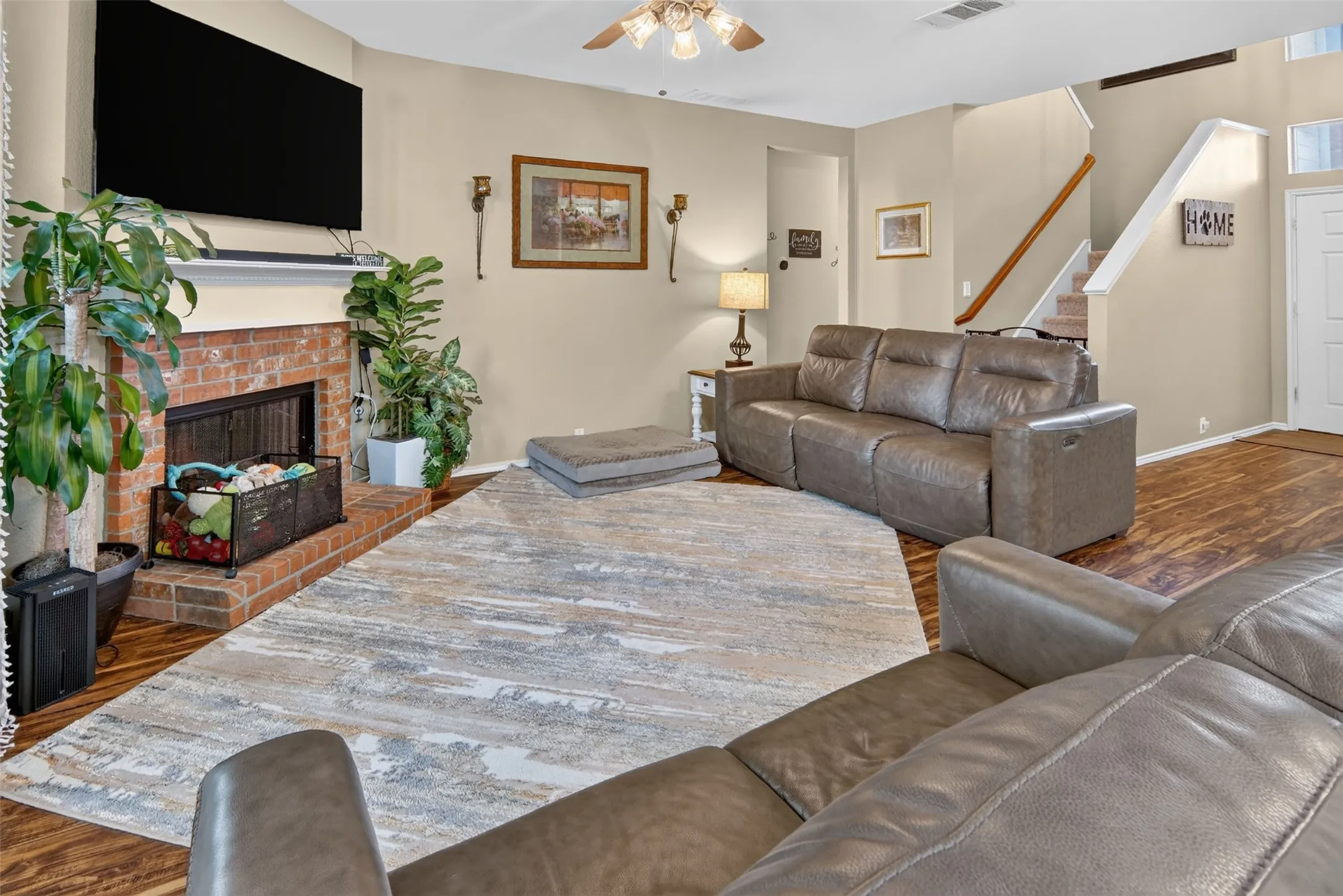 Single Family Residence For Sale in Tarrant County , 6505 Aberdeen Drive, North Richland Hills, Texas 76180, 4 Bedroom, 3 Bathroom, 2 Garage spaces, 2,515 Sqft, built in 2002, mls#21394634, Real Estate Agent in North Richland Hills, Homes For Sale in Tarrant county, Homes For Sale in North Richland Hills, Realtor in North Richland Hills Texas, Real Estate Brokerage Independent Realty Texas, Luminita Cordes Realtor