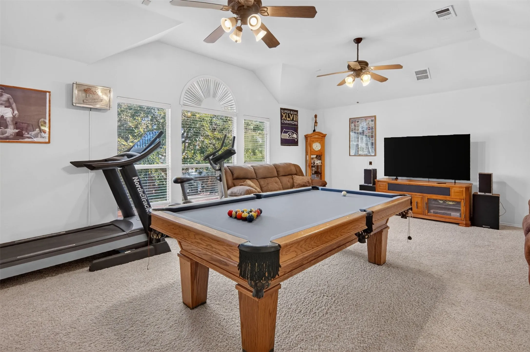 Single Family Residence For Sale in Tarrant County , 6505 Aberdeen Drive, North Richland Hills, Texas 76180, 4 Bedroom, 3 Bathroom, 2 Garage spaces, 2,515 Sqft, built in 2002, mls#21394634, Real Estate Agent in North Richland Hills, Homes For Sale in Tarrant county, Homes For Sale in North Richland Hills, Realtor in North Richland Hills Texas, Real Estate Brokerage Independent Realty Texas, Luminita Cordes Realtor