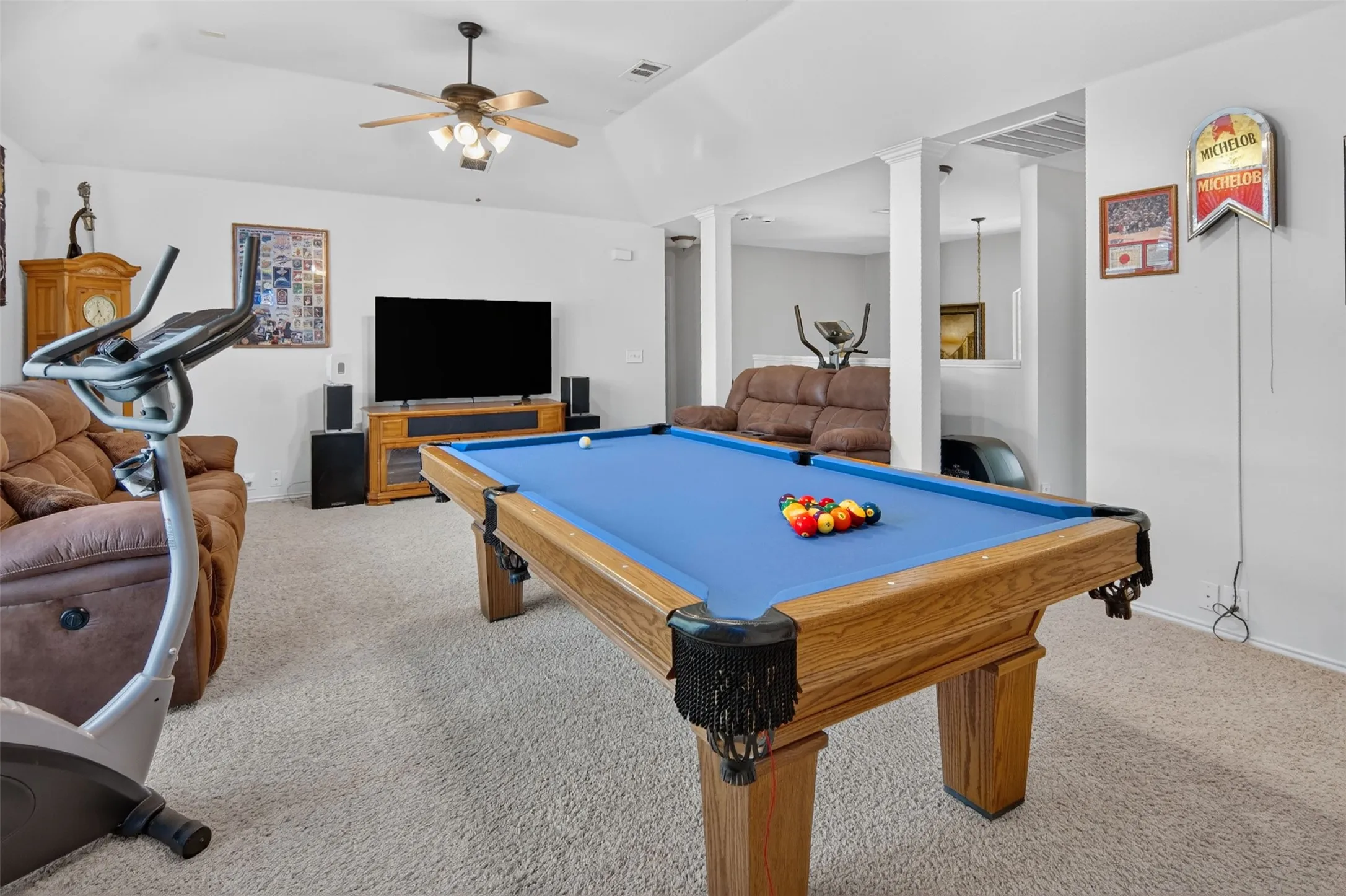 Single Family Residence For Sale in Tarrant County , 6505 Aberdeen Drive, North Richland Hills, Texas 76180, 4 Bedroom, 3 Bathroom, 2 Garage spaces, 2,515 Sqft, built in 2002, mls#21394634, Real Estate Agent in North Richland Hills, Homes For Sale in Tarrant county, Homes For Sale in North Richland Hills, Realtor in North Richland Hills Texas, Real Estate Brokerage Independent Realty Texas, Luminita Cordes Realtor