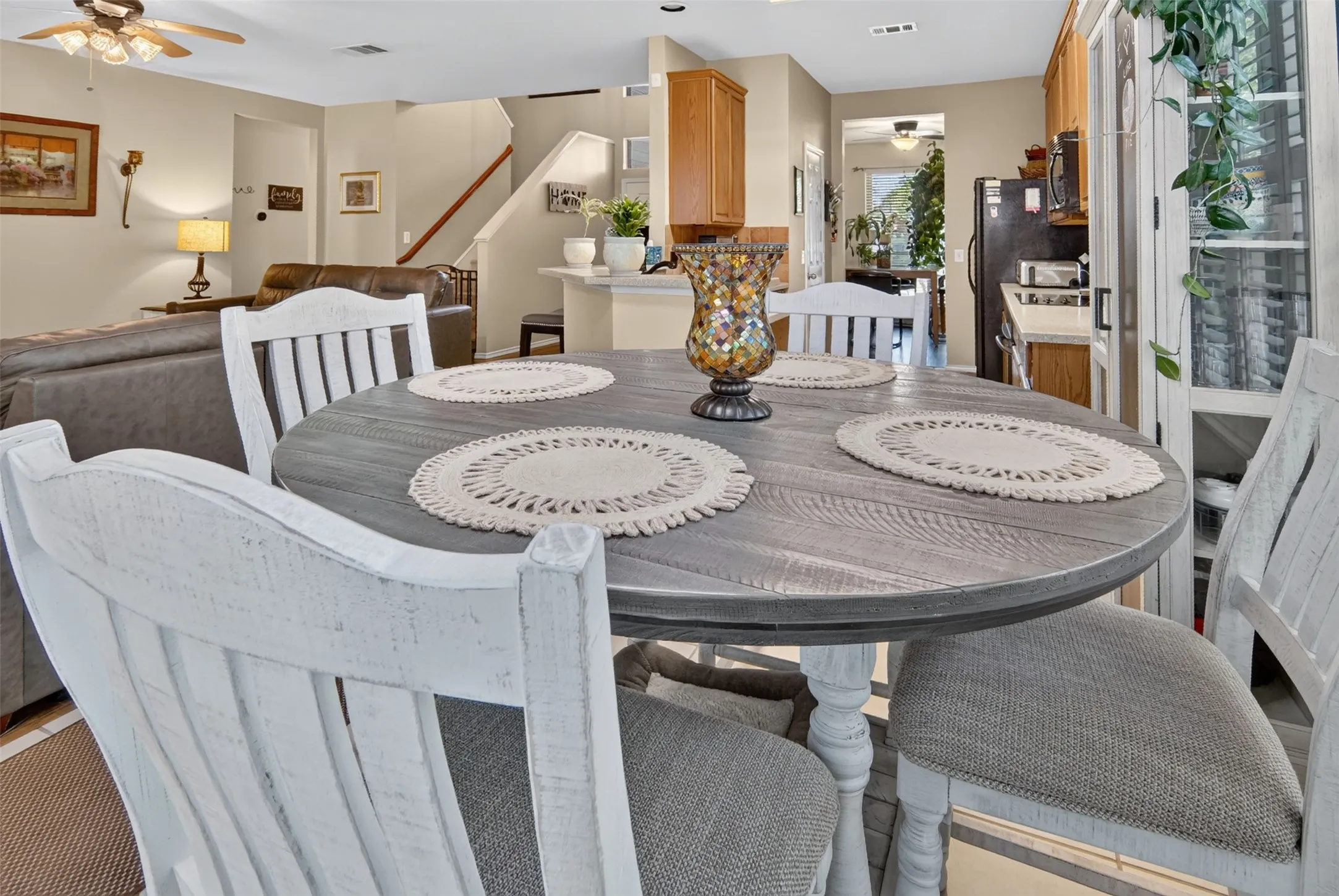 Single Family Residence For Sale in Tarrant County , 6505 Aberdeen Drive, North Richland Hills, Texas 76180, 4 Bedroom, 3 Bathroom, 2 Garage spaces, 2,515 Sqft, built in 2002, mls#21394634, Real Estate Agent in North Richland Hills, Homes For Sale in Tarrant county, Homes For Sale in North Richland Hills, Realtor in North Richland Hills Texas, Real Estate Brokerage Independent Realty Texas, Luminita Cordes Realtor