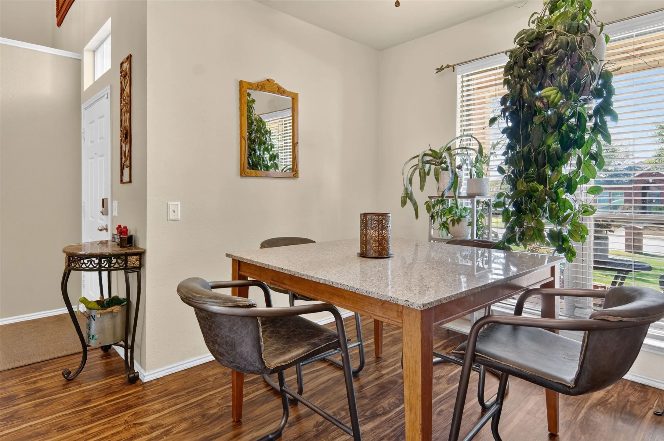 Single Family Residence For Sale in Tarrant County , 6505 Aberdeen Drive, North Richland Hills, Texas 76180, 4 Bedroom, 3 Bathroom, 2 Garage spaces, 2,515 Sqft, built in 2002, mls#21394634, Real Estate Agent in North Richland Hills, Homes For Sale in Tarrant county, Homes For Sale in North Richland Hills, Realtor in North Richland Hills Texas, Real Estate Brokerage Independent Realty Texas, Luminita Cordes Realtor