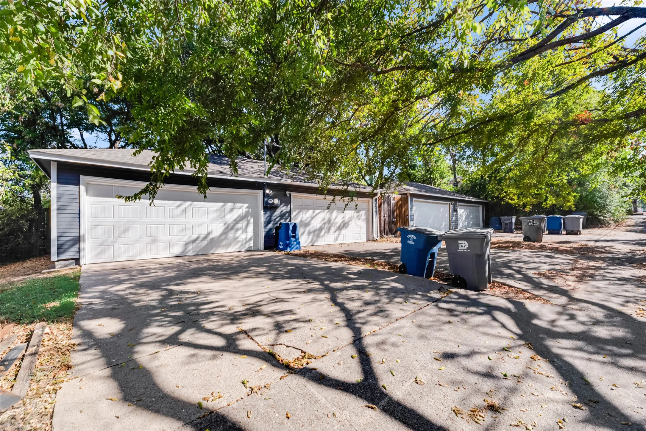 Single Family Residence For Sale in Dallas County , 730 W Canty Street, Dallas, Texas 75208, 2 Bedroom, 3 Bathroom, 2 Garage spaces, 1,557 Sqft, built in 1982, mls#21395548, Real Estate Agent in Dallas, Homes For Sale in Dallas county, Homes For Sale in Dallas, Realtor in Dallas Texas, Real Estate Brokerage Independent Realty Texas, Luminita Cordes Realtor