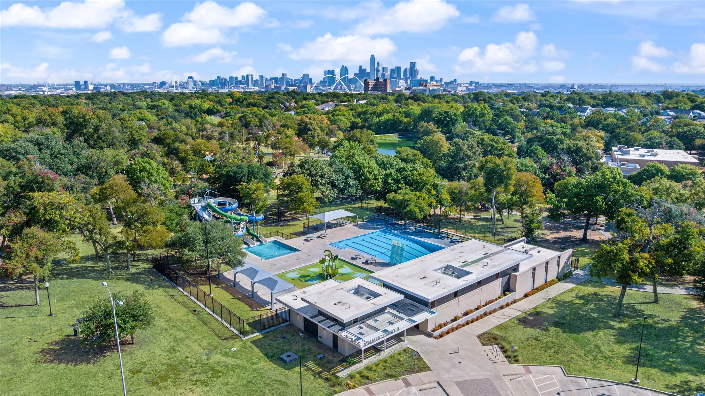 Single Family Residence For Sale in Dallas County , 730 W Canty Street, Dallas, Texas 75208, 2 Bedroom, 3 Bathroom, 2 Garage spaces, 1,557 Sqft, built in 1982, mls#21395548, Real Estate Agent in Dallas, Homes For Sale in Dallas county, Homes For Sale in Dallas, Realtor in Dallas Texas, Real Estate Brokerage Independent Realty Texas, Luminita Cordes Realtor