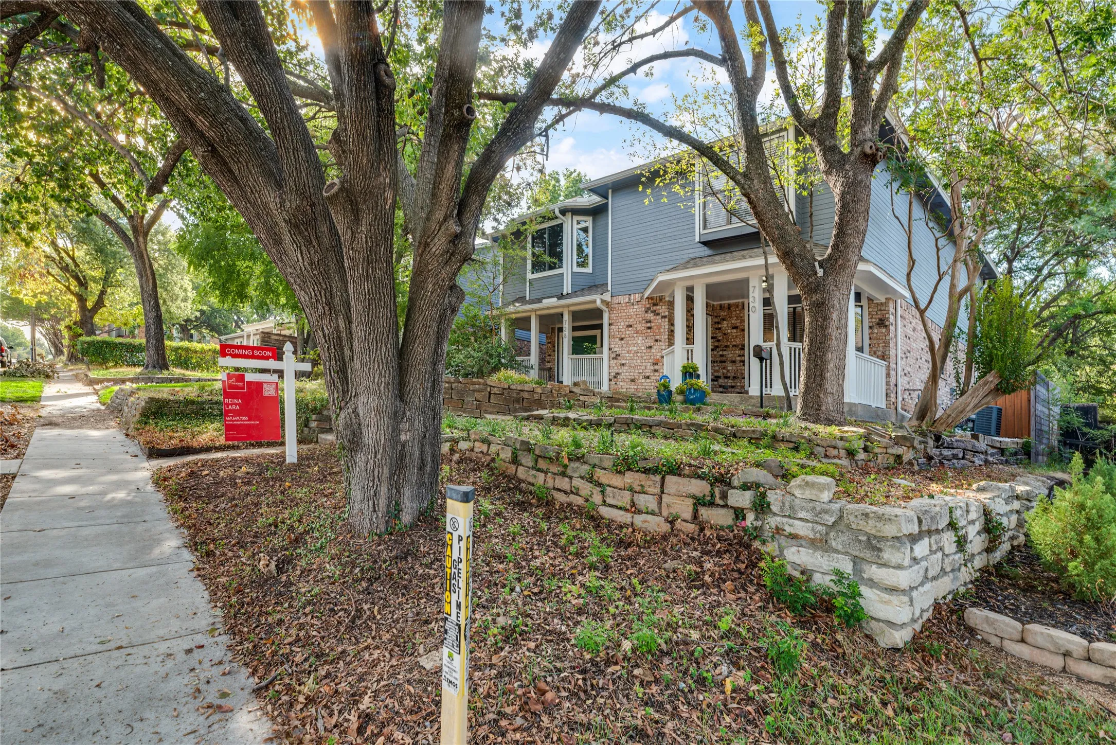 Single Family Residence For Sale in Dallas County , 730 W Canty Street, Dallas, Texas 75208, 2 Bedroom, 3 Bathroom, 2 Garage spaces, 1,557 Sqft, built in 1982, mls#21395548, Real Estate Agent in Dallas, Homes For Sale in Dallas county, Homes For Sale in Dallas, Realtor in Dallas Texas, Real Estate Brokerage Independent Realty Texas, Luminita Cordes Realtor