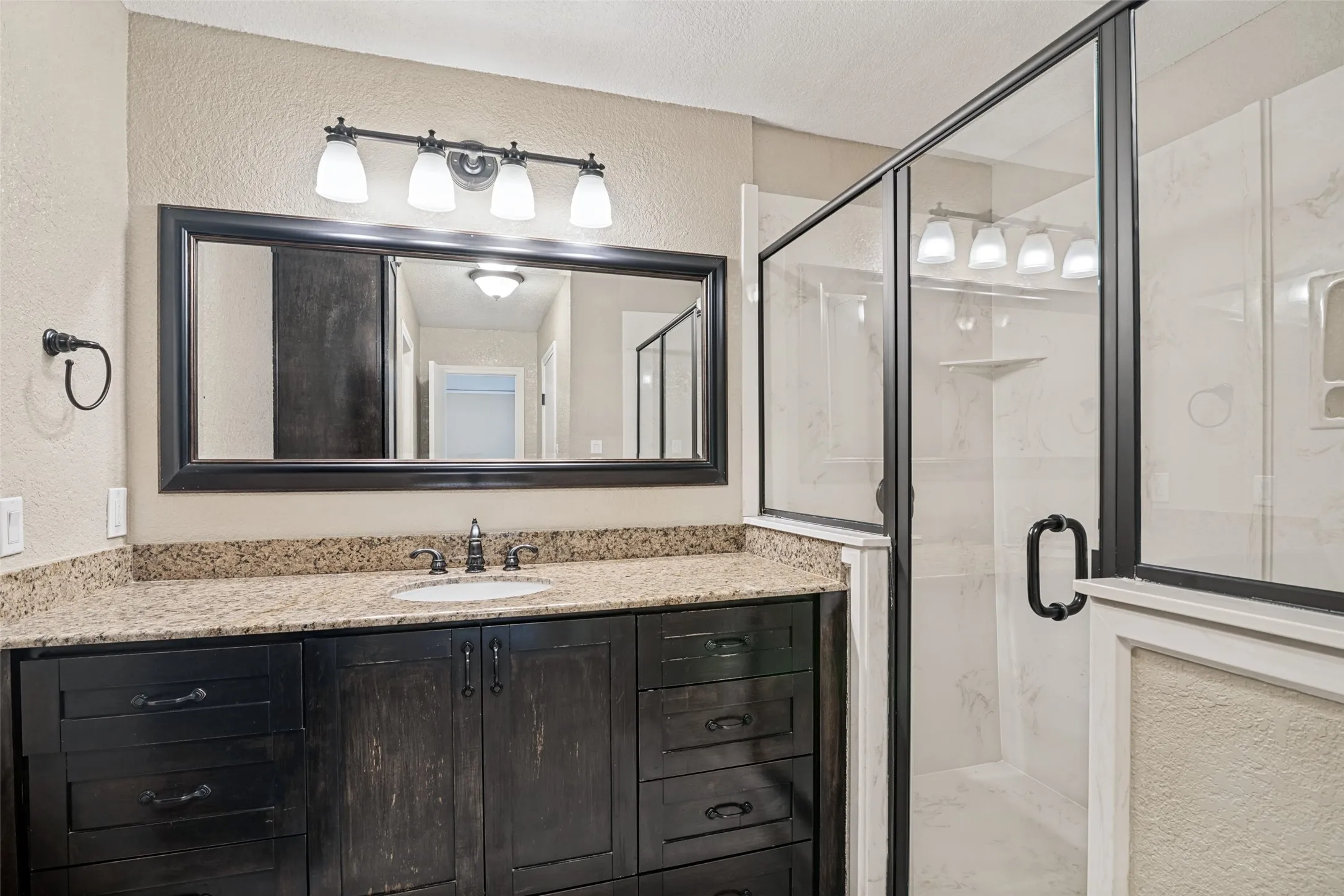 Single Family Residence For Sale in Collin County , 2504 Evans Drive, Plano, Texas 75075, 5 Bedroom, 3 Bathroom, 2 Garage spaces, 2,983 Sqft, built in 1976, mls#21395056, Real Estate Agent in Plano, Homes For Sale in Collin county, Homes For Sale in Plano, Realtor in Plano Texas, Real Estate Brokerage Independent Realty Texas, Luminita Cordes Realtor