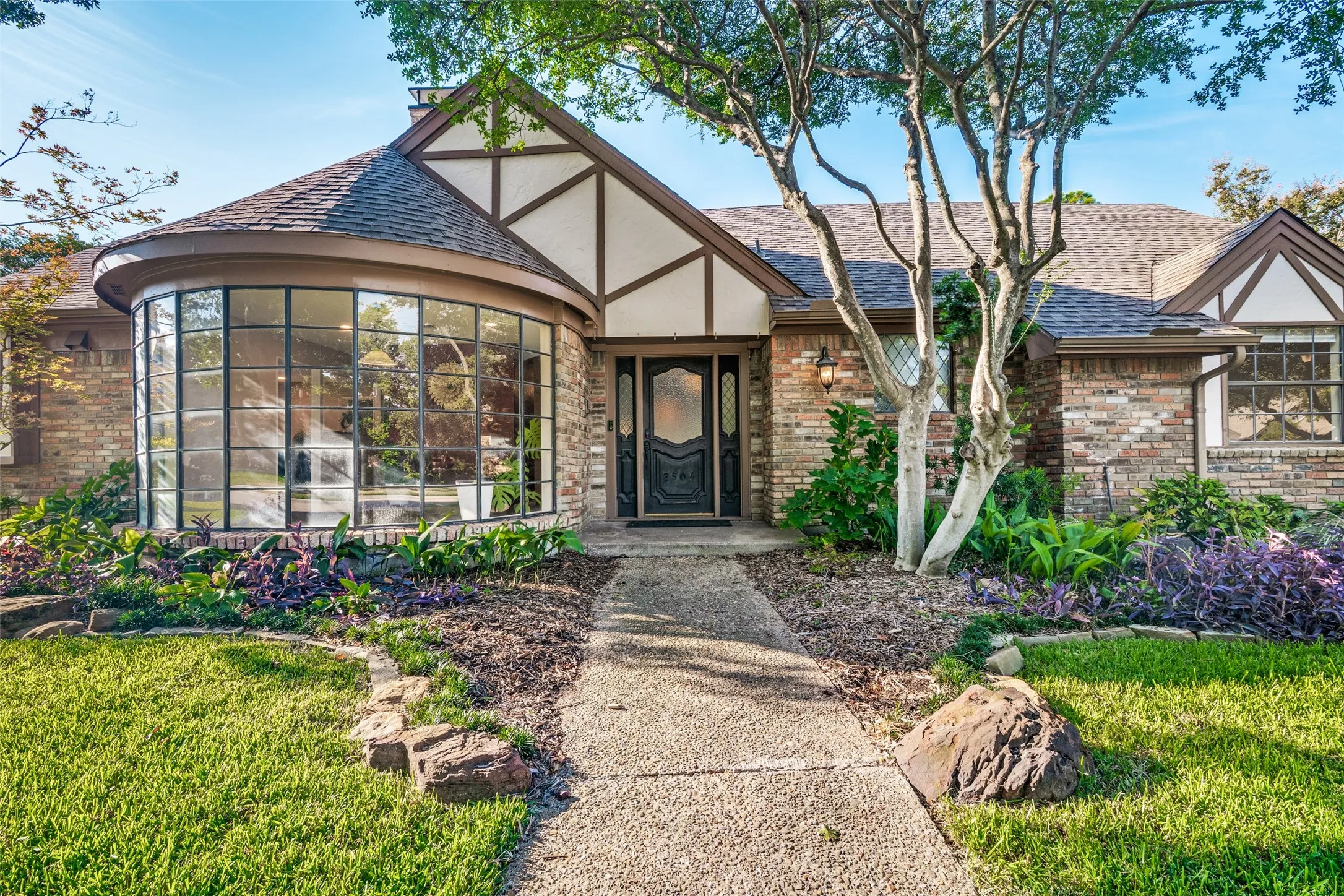 Single Family Residence For Sale in Collin County , 2504 Evans Drive, Plano, Texas 75075, 5 Bedroom, 3 Bathroom, 2 Garage spaces, 2,983 Sqft, built in 1976, mls#21395056, Real Estate Agent in Plano, Homes For Sale in Collin county, Homes For Sale in Plano, Realtor in Plano Texas, Real Estate Brokerage Independent Realty Texas, Luminita Cordes Realtor