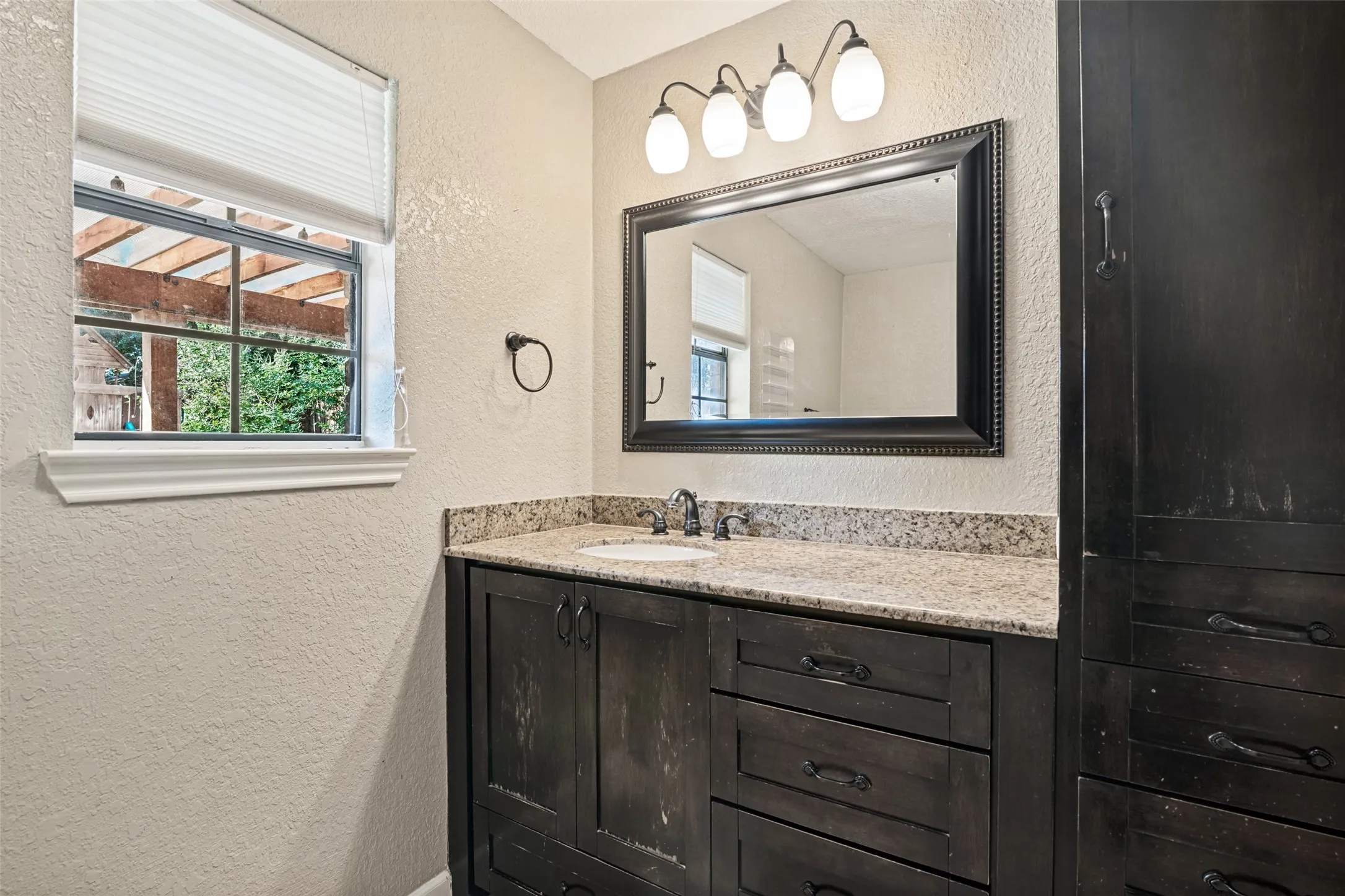 Single Family Residence For Sale in Collin County , 2504 Evans Drive, Plano, Texas 75075, 5 Bedroom, 3 Bathroom, 2 Garage spaces, 2,983 Sqft, built in 1976, mls#21395056, Real Estate Agent in Plano, Homes For Sale in Collin county, Homes For Sale in Plano, Realtor in Plano Texas, Real Estate Brokerage Independent Realty Texas, Luminita Cordes Realtor