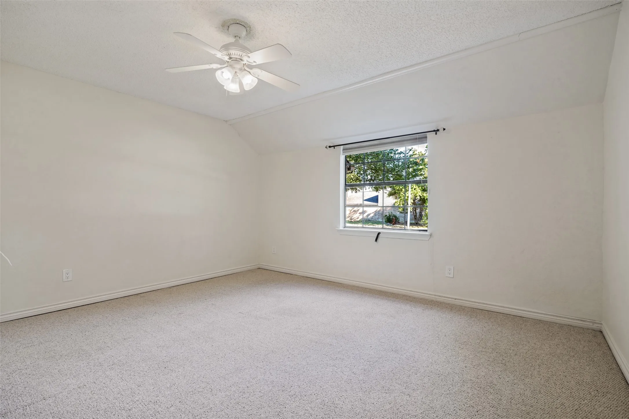 Single Family Residence For Sale in Collin County , 2504 Evans Drive, Plano, Texas 75075, 5 Bedroom, 3 Bathroom, 2 Garage spaces, 2,983 Sqft, built in 1976, mls#21395056, Real Estate Agent in Plano, Homes For Sale in Collin county, Homes For Sale in Plano, Realtor in Plano Texas, Real Estate Brokerage Independent Realty Texas, Luminita Cordes Realtor