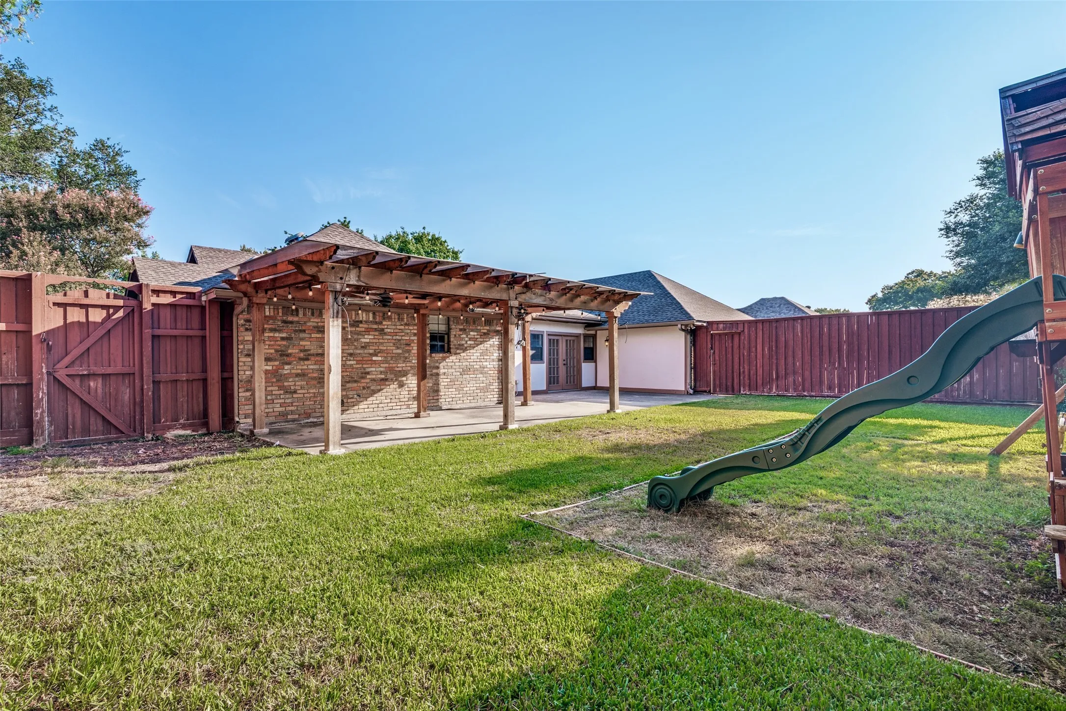 Single Family Residence For Sale in Collin County , 2504 Evans Drive, Plano, Texas 75075, 5 Bedroom, 3 Bathroom, 2 Garage spaces, 2,983 Sqft, built in 1976, mls#21395056, Real Estate Agent in Plano, Homes For Sale in Collin county, Homes For Sale in Plano, Realtor in Plano Texas, Real Estate Brokerage Independent Realty Texas, Luminita Cordes Realtor
