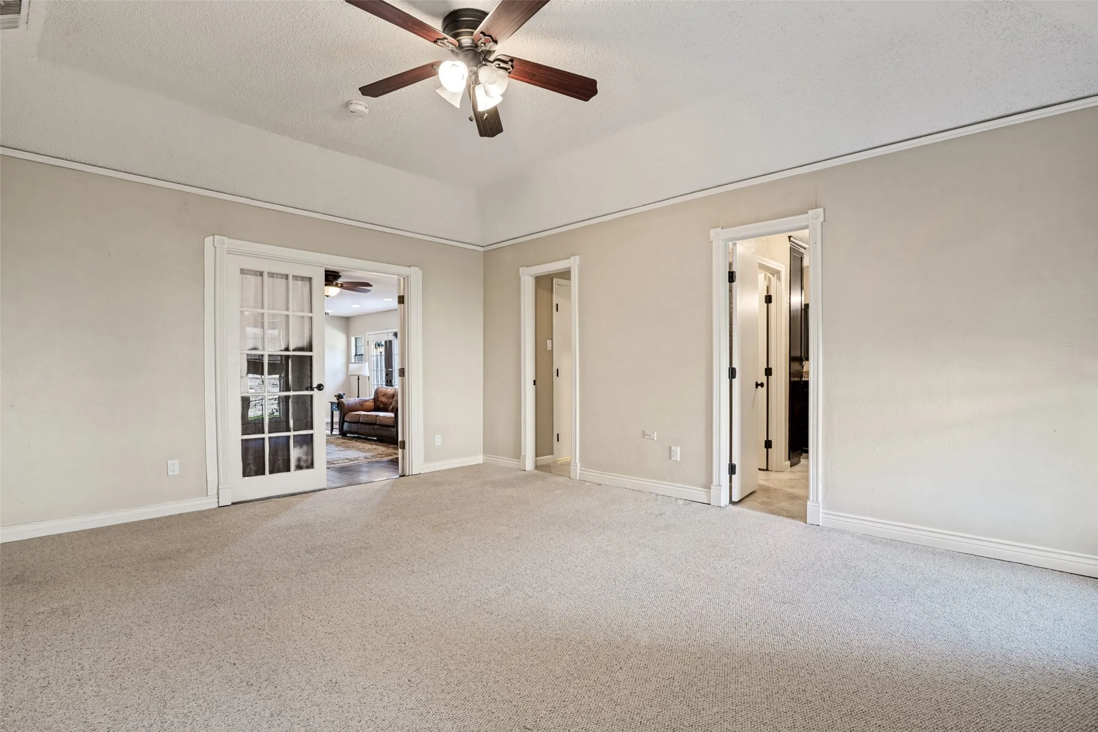 Single Family Residence For Sale in Collin County , 2504 Evans Drive, Plano, Texas 75075, 5 Bedroom, 3 Bathroom, 2 Garage spaces, 2,983 Sqft, built in 1976, mls#21395056, Real Estate Agent in Plano, Homes For Sale in Collin county, Homes For Sale in Plano, Realtor in Plano Texas, Real Estate Brokerage Independent Realty Texas, Luminita Cordes Realtor