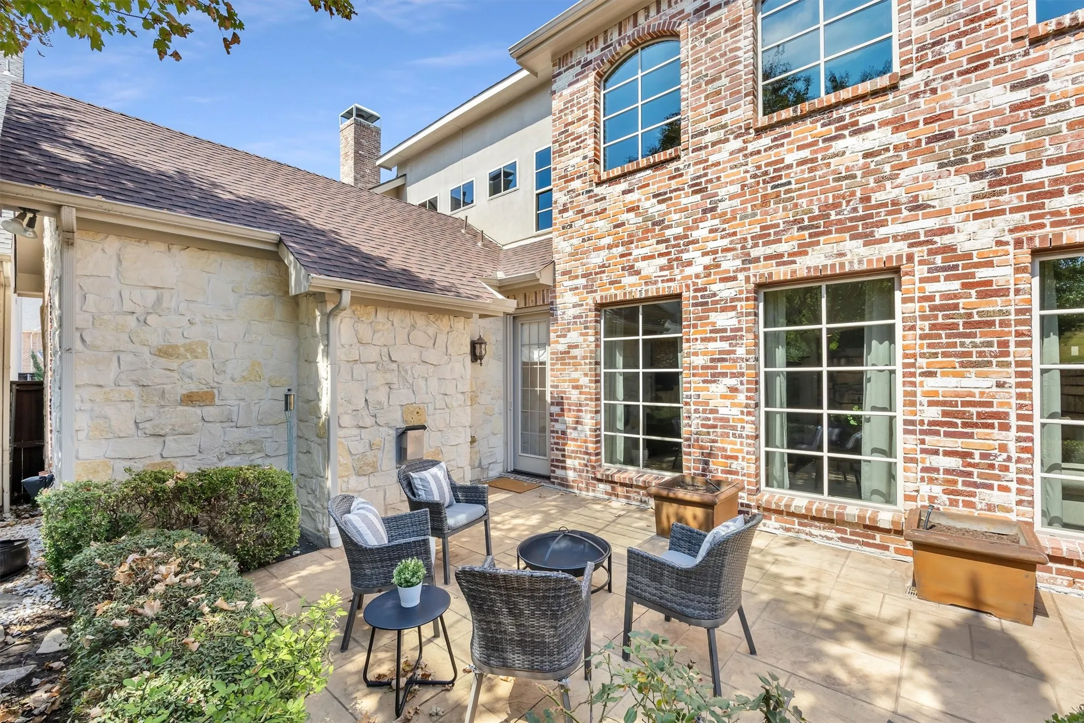 Townhouse For Sale in Denton County , 2624 Grail Maiden Court, Lewisville, Texas 75056, 3 Bedroom, 4 Bathroom, 2 Garage spaces, 3,696 Sqft, built in 2006, mls#21394772, Real Estate Agent in Lewisville, Homes For Sale in Denton county, Homes For Sale in Lewisville, Realtor in Lewisville Texas, Real Estate Brokerage Independent Realty Texas, Luminita Cordes Realtor