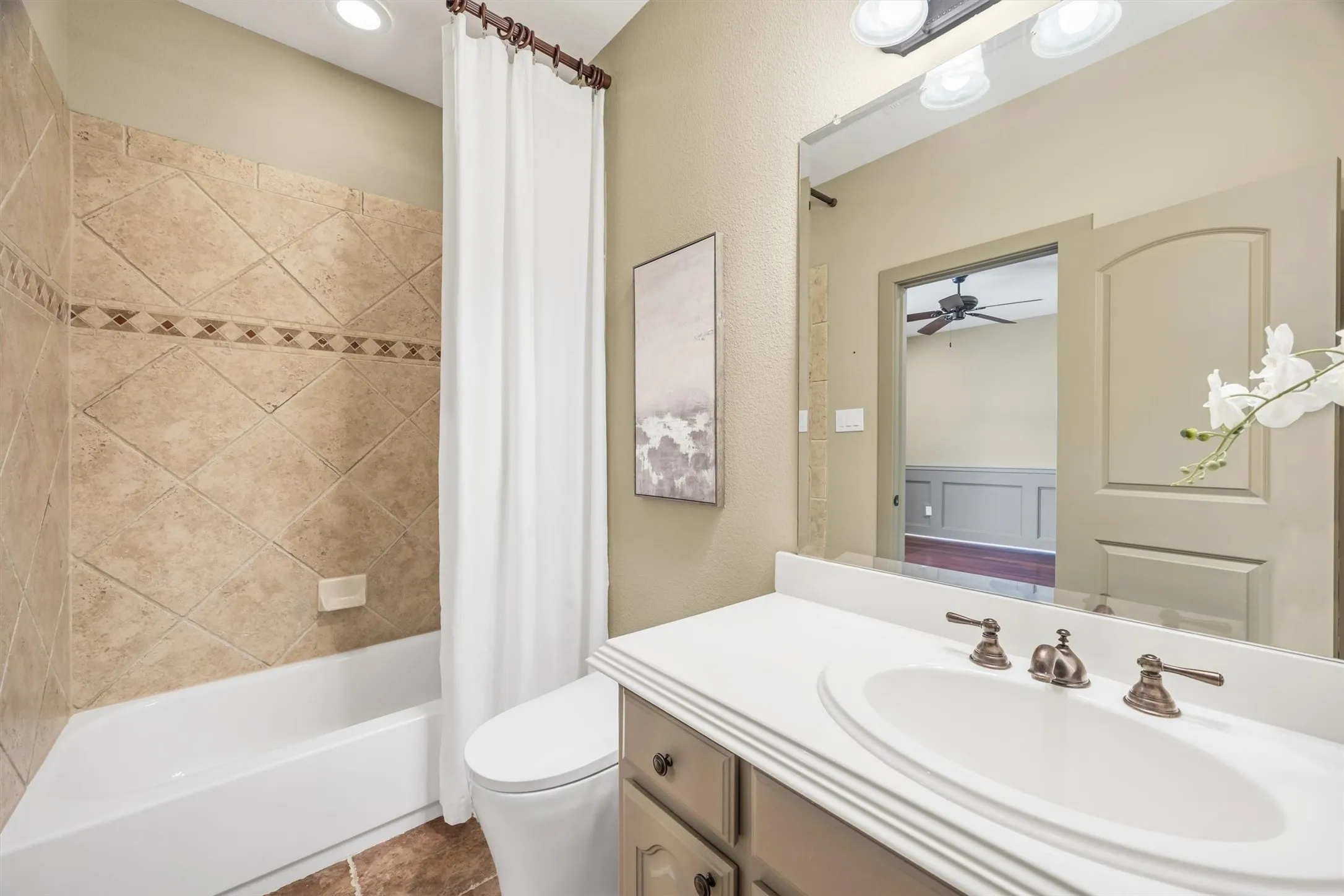 Townhouse For Sale in Denton County , 2624 Grail Maiden Court, Lewisville, Texas 75056, 3 Bedroom, 4 Bathroom, 2 Garage spaces, 3,696 Sqft, built in 2006, mls#21394772, Real Estate Agent in Lewisville, Homes For Sale in Denton county, Homes For Sale in Lewisville, Realtor in Lewisville Texas, Real Estate Brokerage Independent Realty Texas, Luminita Cordes Realtor
