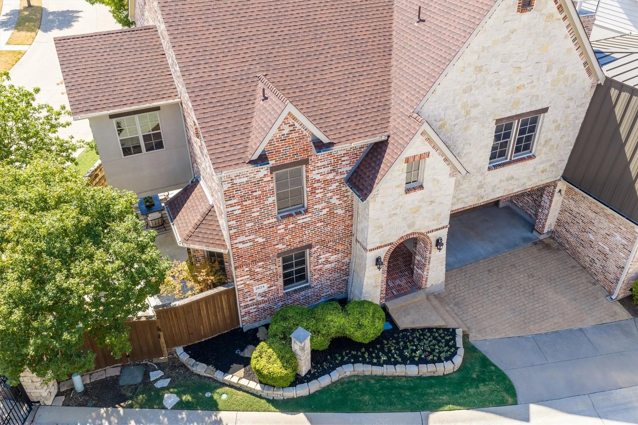 Townhouse For Sale in Denton County , 2624 Grail Maiden Court, Lewisville, Texas 75056, 3 Bedroom, 4 Bathroom, 2 Garage spaces, 3,696 Sqft, built in 2006, mls#21394772, Real Estate Agent in Lewisville, Homes For Sale in Denton county, Homes For Sale in Lewisville, Realtor in Lewisville Texas, Real Estate Brokerage Independent Realty Texas, Luminita Cordes Realtor