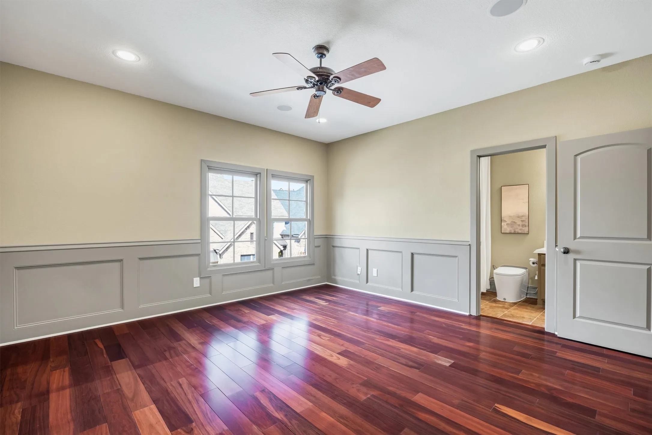 Townhouse For Sale in Denton County , 2624 Grail Maiden Court, Lewisville, Texas 75056, 3 Bedroom, 4 Bathroom, 2 Garage spaces, 3,696 Sqft, built in 2006, mls#21394772, Real Estate Agent in Lewisville, Homes For Sale in Denton county, Homes For Sale in Lewisville, Realtor in Lewisville Texas, Real Estate Brokerage Independent Realty Texas, Luminita Cordes Realtor