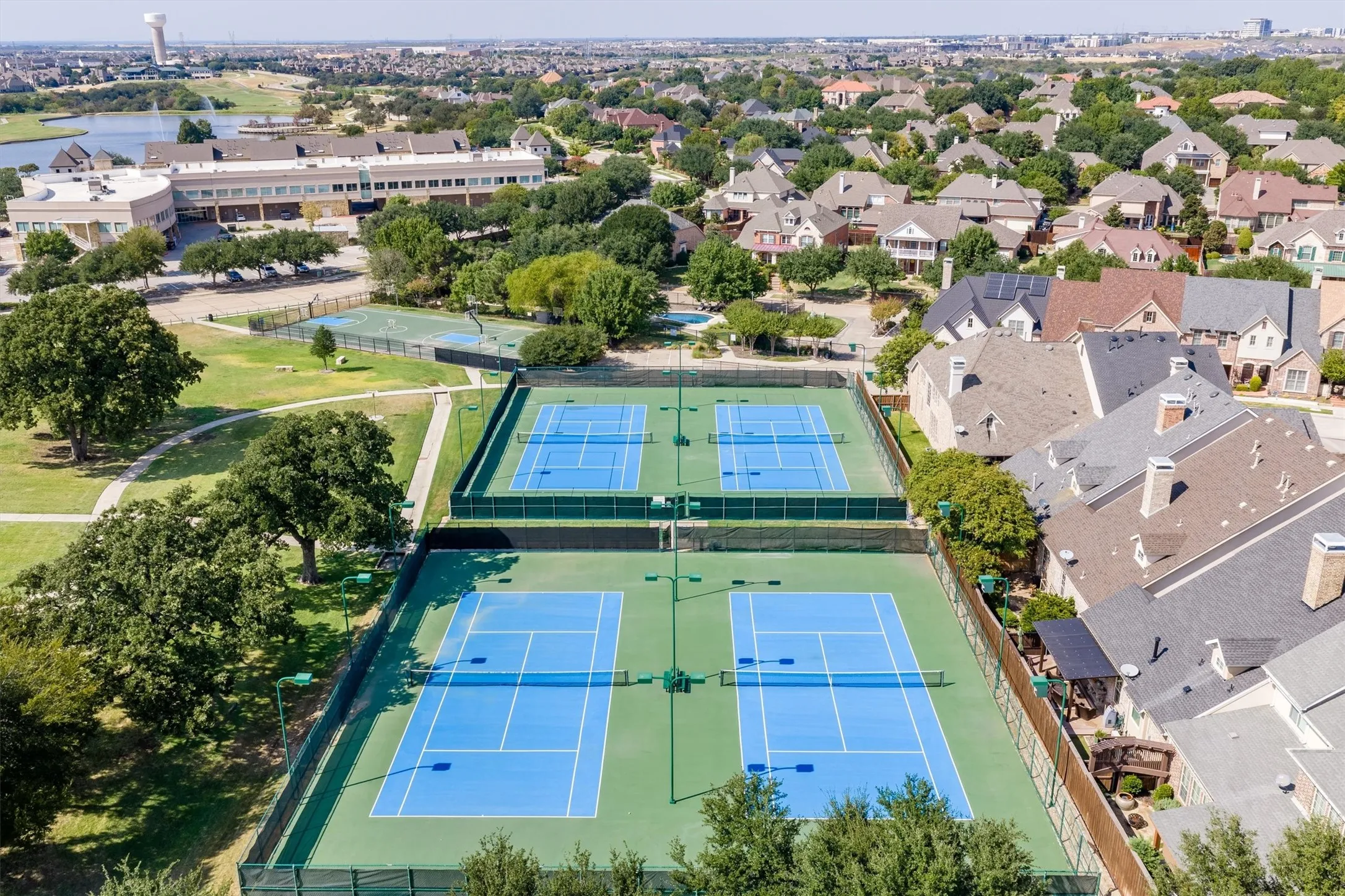 Townhouse For Sale in Denton County , 2624 Grail Maiden Court, Lewisville, Texas 75056, 3 Bedroom, 4 Bathroom, 2 Garage spaces, 3,696 Sqft, built in 2006, mls#21394772, Real Estate Agent in Lewisville, Homes For Sale in Denton county, Homes For Sale in Lewisville, Realtor in Lewisville Texas, Real Estate Brokerage Independent Realty Texas, Luminita Cordes Realtor