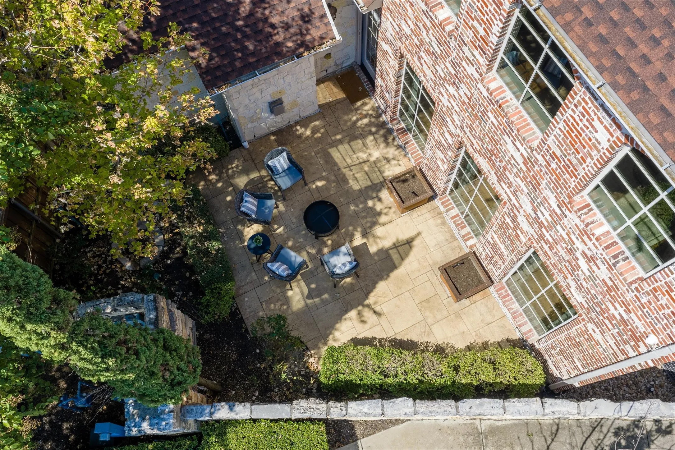 Townhouse For Sale in Denton County , 2624 Grail Maiden Court, Lewisville, Texas 75056, 3 Bedroom, 4 Bathroom, 2 Garage spaces, 3,696 Sqft, built in 2006, mls#21394772, Real Estate Agent in Lewisville, Homes For Sale in Denton county, Homes For Sale in Lewisville, Realtor in Lewisville Texas, Real Estate Brokerage Independent Realty Texas, Luminita Cordes Realtor