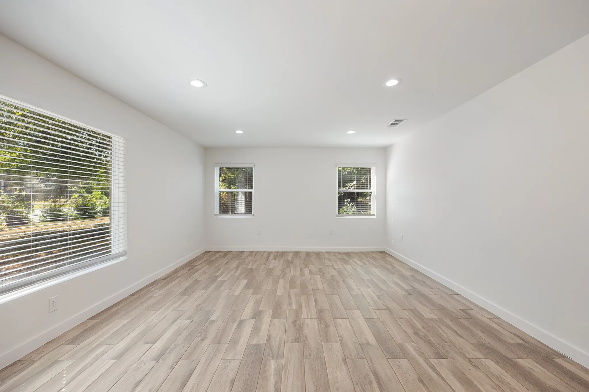 Single Family Residence For Rent in Grayson County , 1606 N Woods Street, Sherman, Texas 75092, 3 Bedroom, 3 Bathroom, 1 Garage spaces, 2,097 Sqft, built in 1949, mls#21395588, Real Estate Agent in Sherman, Homes For Rent in Grayson county, Homes For Rent in Sherman, Realtor in Sherman Texas, Real Estate Brokerage Independent Realty Texas, Luminita Cordes Realtor