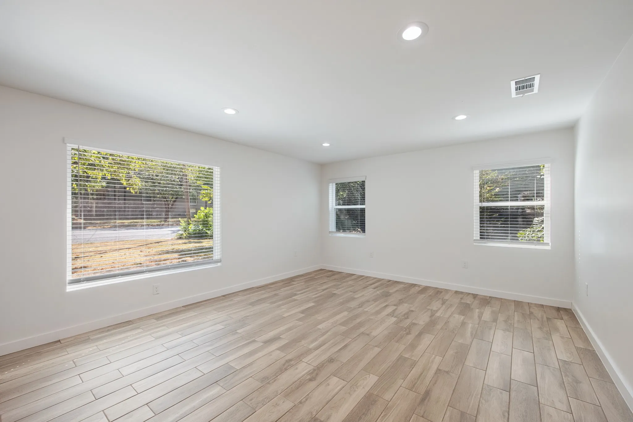 Single Family Residence For Rent in Grayson County , 1606 N Woods Street, Sherman, Texas 75092, 3 Bedroom, 3 Bathroom, 1 Garage spaces, 2,097 Sqft, built in 1949, mls#21395588, Real Estate Agent in Sherman, Homes For Rent in Grayson county, Homes For Rent in Sherman, Realtor in Sherman Texas, Real Estate Brokerage Independent Realty Texas, Luminita Cordes Realtor