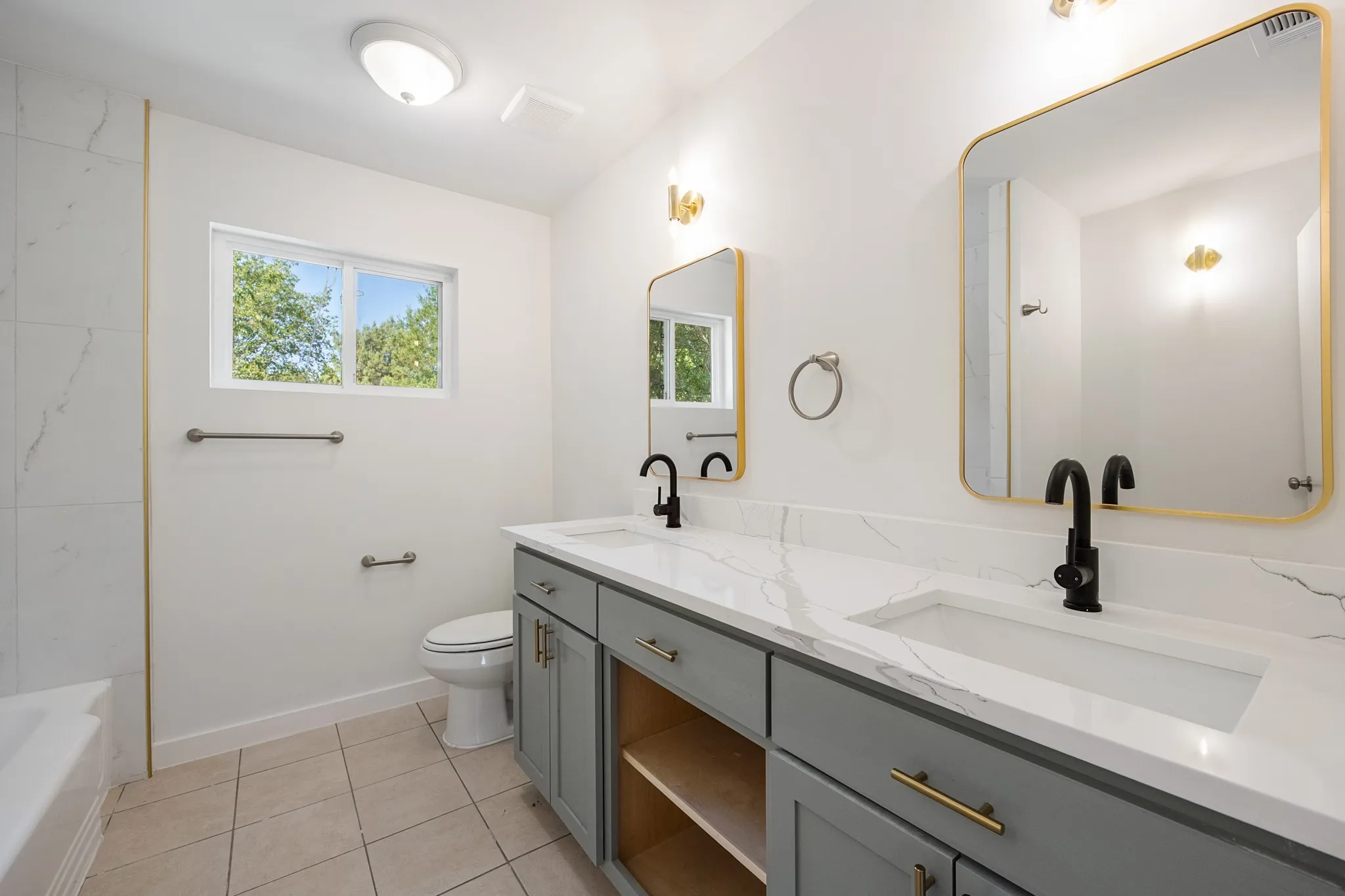 Single Family Residence For Rent in Grayson County , 1606 N Woods Street, Sherman, Texas 75092, 3 Bedroom, 3 Bathroom, 1 Garage spaces, 2,097 Sqft, built in 1949, mls#21395588, Real Estate Agent in Sherman, Homes For Rent in Grayson county, Homes For Rent in Sherman, Realtor in Sherman Texas, Real Estate Brokerage Independent Realty Texas, Luminita Cordes Realtor