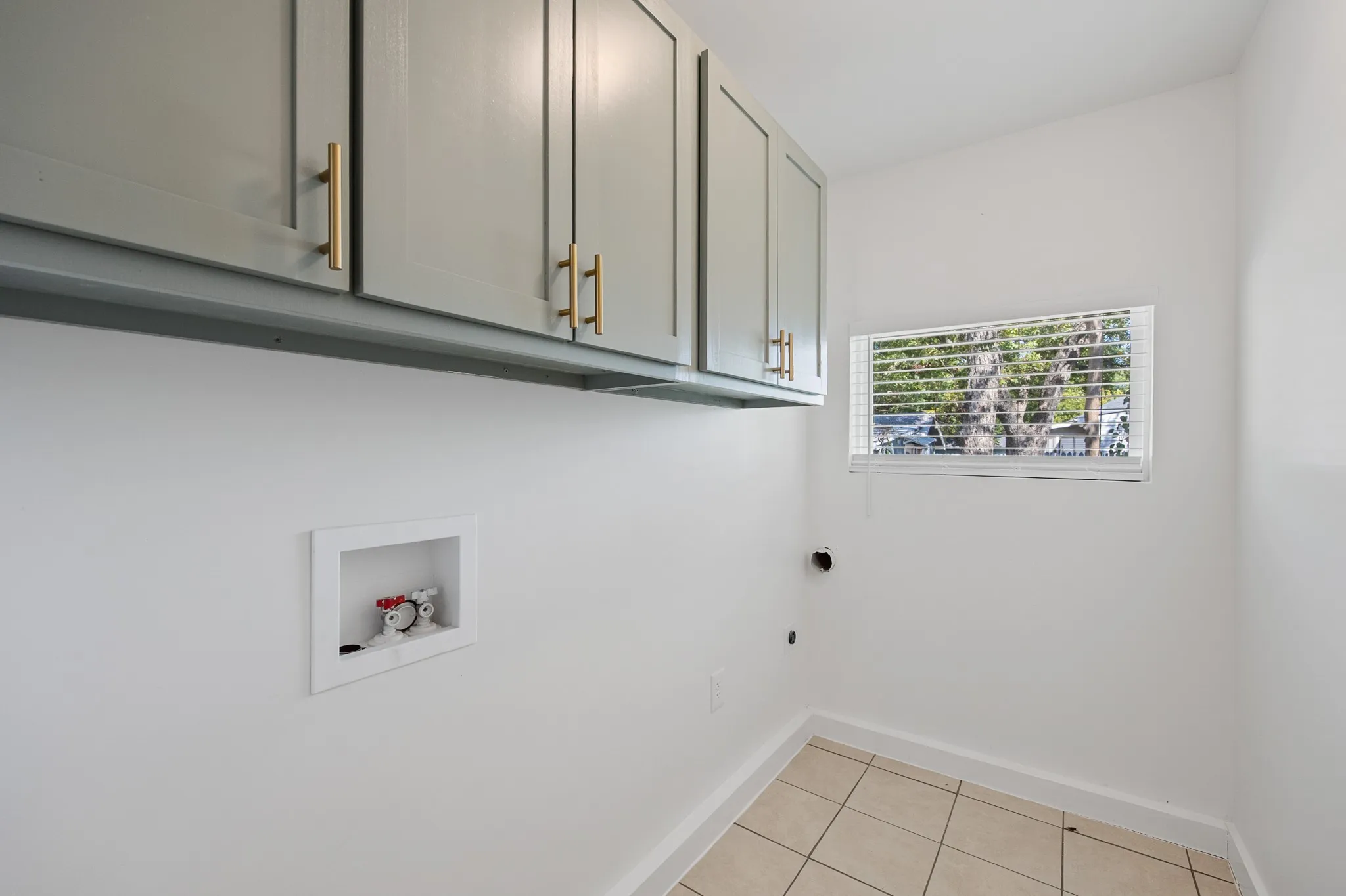Single Family Residence For Rent in Grayson County , 1606 N Woods Street, Sherman, Texas 75092, 3 Bedroom, 3 Bathroom, 1 Garage spaces, 2,097 Sqft, built in 1949, mls#21395588, Real Estate Agent in Sherman, Homes For Rent in Grayson county, Homes For Rent in Sherman, Realtor in Sherman Texas, Real Estate Brokerage Independent Realty Texas, Luminita Cordes Realtor