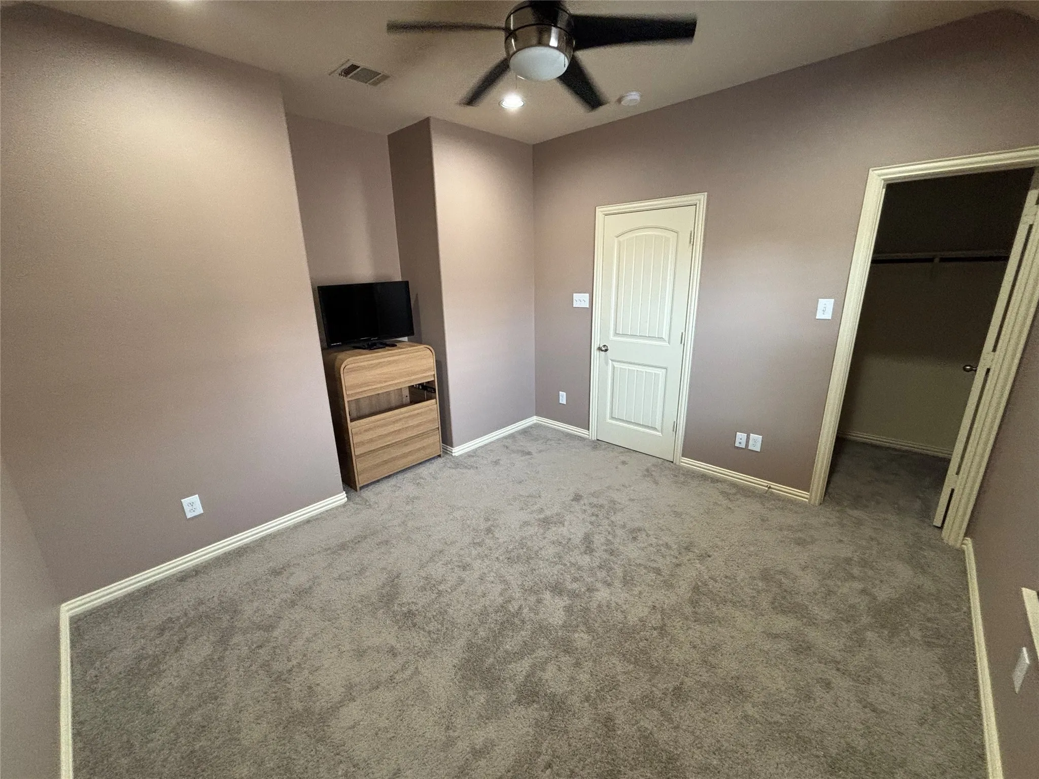 Single Family Residence For Rent in Tarrant County , 12961 Steadman Farms Drive, Fort Worth, Texas 76244, 5 Bedroom, 4 Bathroom, 2 Garage spaces, 3,585 Sqft, built in 2014, mls#21394828, Real Estate Agent in Fort Worth, Homes For Rent in Tarrant county, Homes For Rent in Fort Worth, Realtor in Fort Worth Texas, Real Estate Brokerage Independent Realty Texas, Luminita Cordes Realtor