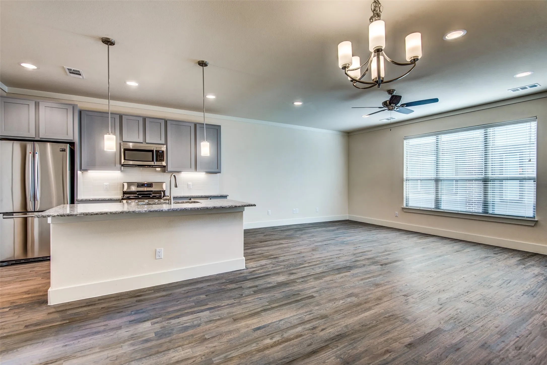 Townhouse For Rent in Dallas County , 4316 Hartford Street 19, Dallas, Texas 75219, 2 Bedroom, 3 Bathroom, 2 Garage spaces, 1,394 Sqft, built in 2019, mls#21376367, Real Estate Agent in Dallas, Homes For Rent in Dallas county, Homes For Rent in Dallas, Realtor in Dallas Texas, Real Estate Brokerage Independent Realty Texas, Luminita Cordes Realtor