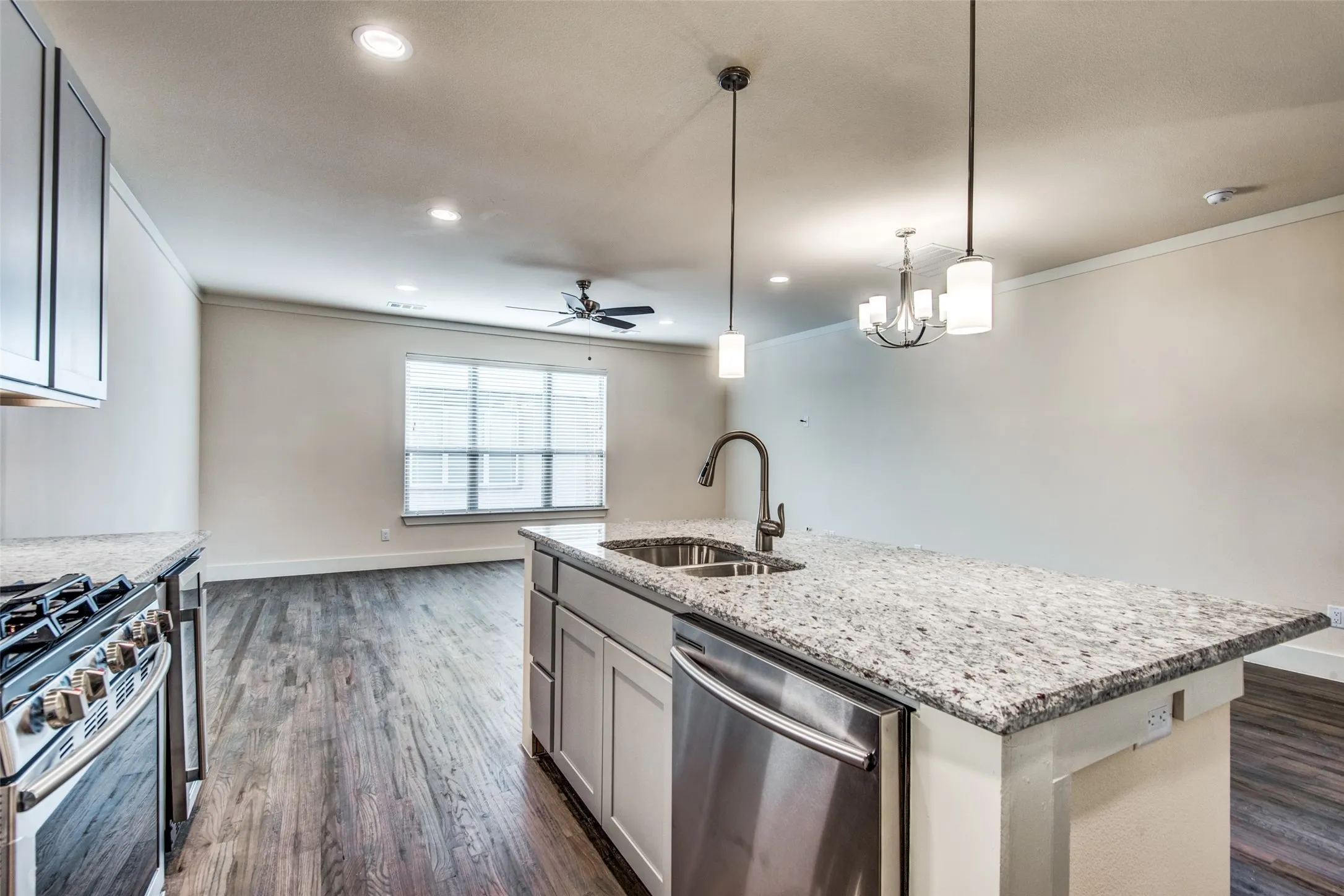 Townhouse For Rent in Dallas County , 4316 Hartford Street 19, Dallas, Texas 75219, 2 Bedroom, 3 Bathroom, 2 Garage spaces, 1,394 Sqft, built in 2019, mls#21376367, Real Estate Agent in Dallas, Homes For Rent in Dallas county, Homes For Rent in Dallas, Realtor in Dallas Texas, Real Estate Brokerage Independent Realty Texas, Luminita Cordes Realtor