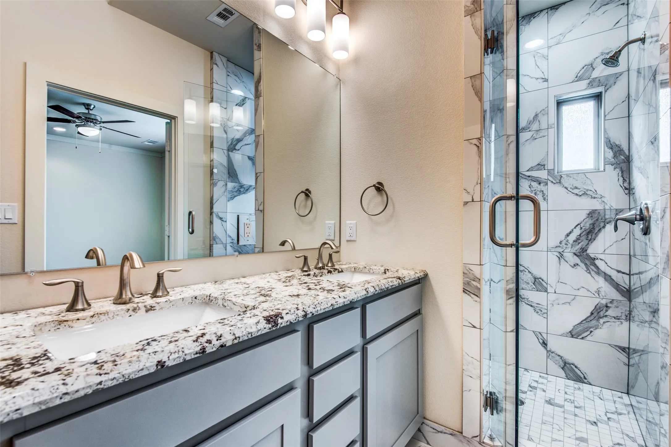 Townhouse For Rent in Dallas County , 4316 Hartford Street 19, Dallas, Texas 75219, 2 Bedroom, 3 Bathroom, 2 Garage spaces, 1,394 Sqft, built in 2019, mls#21376367, Real Estate Agent in Dallas, Homes For Rent in Dallas county, Homes For Rent in Dallas, Realtor in Dallas Texas, Real Estate Brokerage Independent Realty Texas, Luminita Cordes Realtor