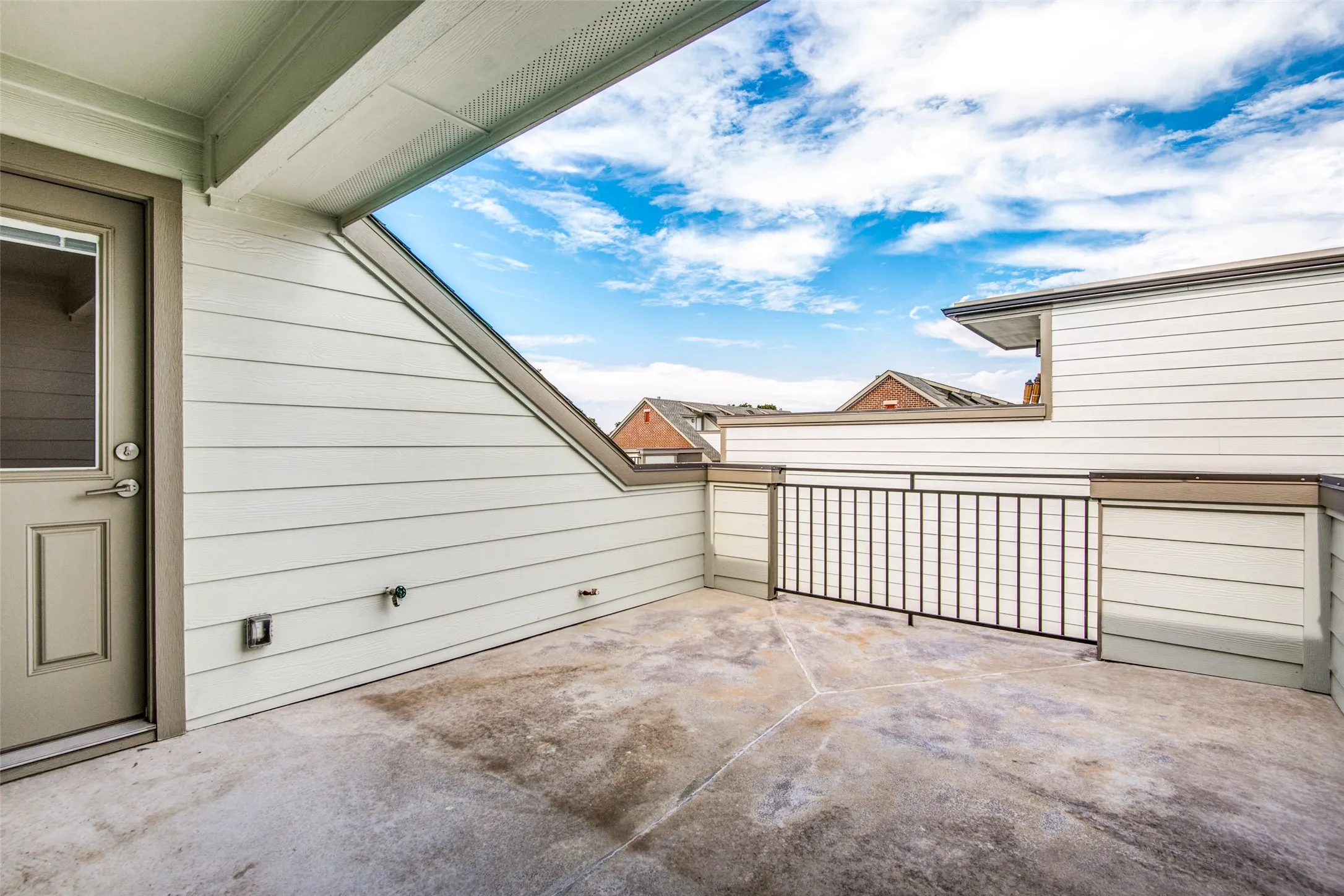 Townhouse For Rent in Dallas County , 4316 Hartford Street 19, Dallas, Texas 75219, 2 Bedroom, 3 Bathroom, 2 Garage spaces, 1,394 Sqft, built in 2019, mls#21376367, Real Estate Agent in Dallas, Homes For Rent in Dallas county, Homes For Rent in Dallas, Realtor in Dallas Texas, Real Estate Brokerage Independent Realty Texas, Luminita Cordes Realtor