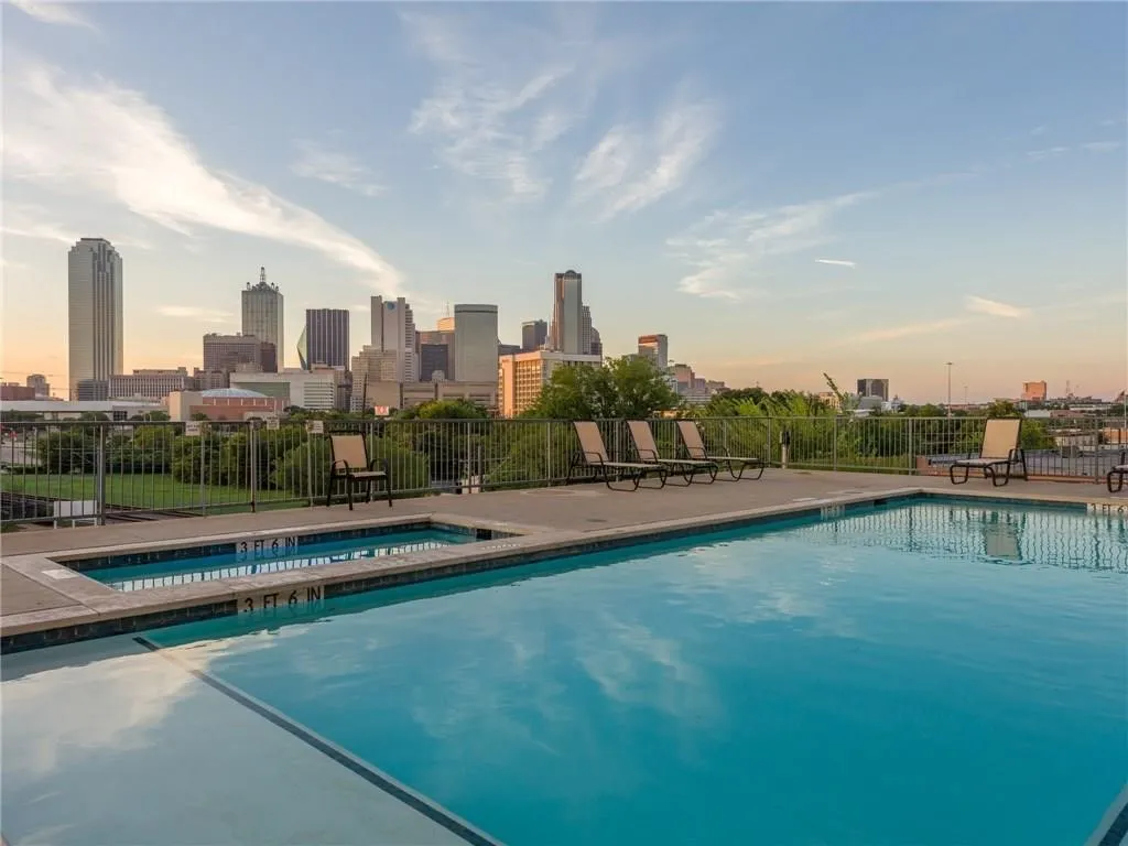 Condominium For Sale in Dallas County , 1001 Belleview Street 104, Dallas, Texas 75215, 1 Bedroom, 2 Bathroom, 1 Garage spaces, 836 Sqft, built in 2007, mls#21395489, Real Estate Agent in Dallas, Homes For Sale in Dallas county, Homes For Sale in Dallas, Realtor in Dallas Texas, Real Estate Brokerage Independent Realty Texas, Luminita Cordes Realtor