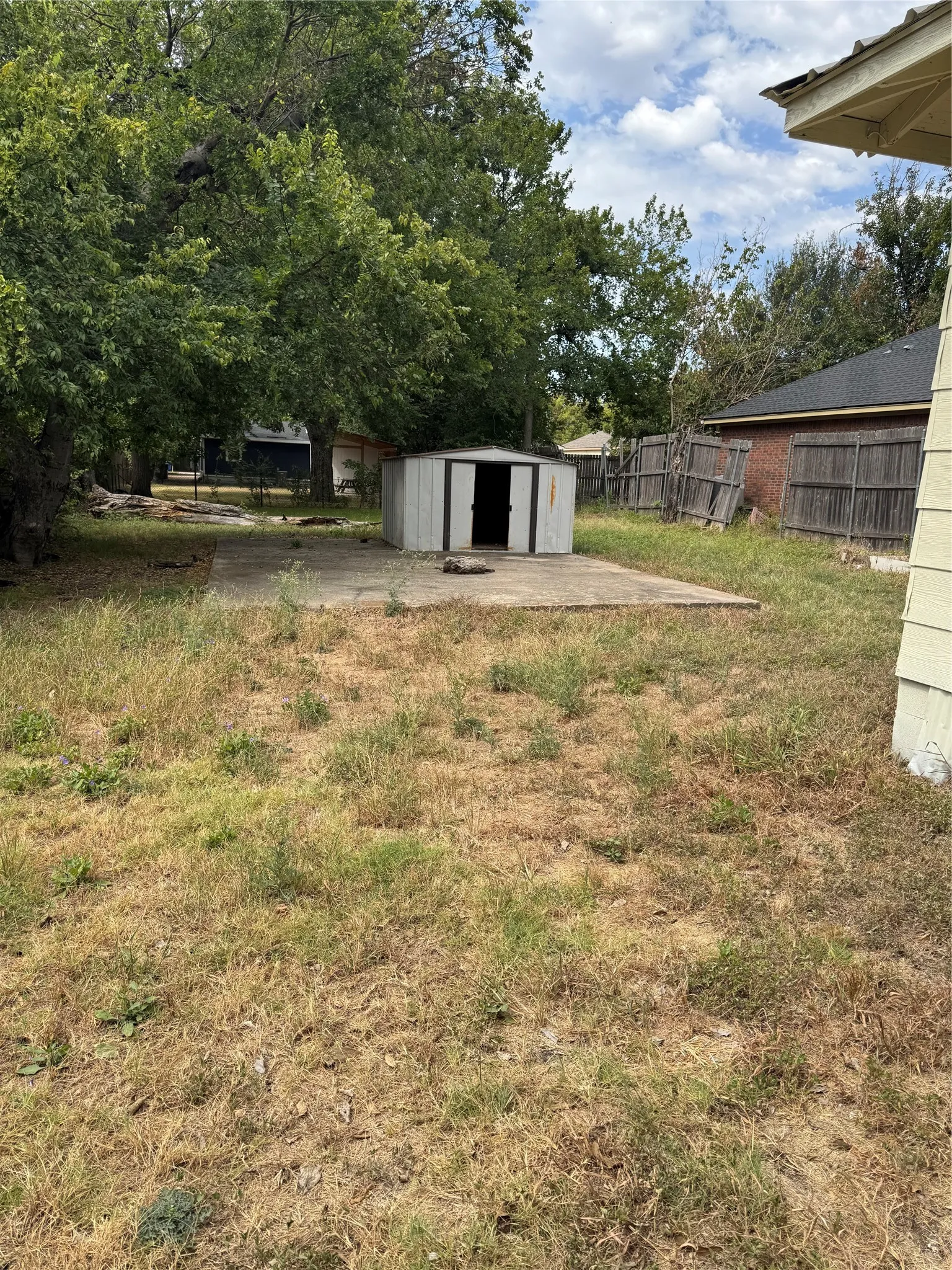 Single Family Residence For Rent in Mc Lennan County , 2715 S 2nd Street, Waco, Texas 76706, 2 Bedroom, 1 Bathroom, Garage spaces, 864 Sqft, built in 1984, mls#21395595, Real Estate Agent in Waco, Homes For Rent in Mc Lennan county, Homes For Rent in Waco, Realtor in Waco Texas, Real Estate Brokerage Independent Realty Texas, Luminita Cordes Realtor