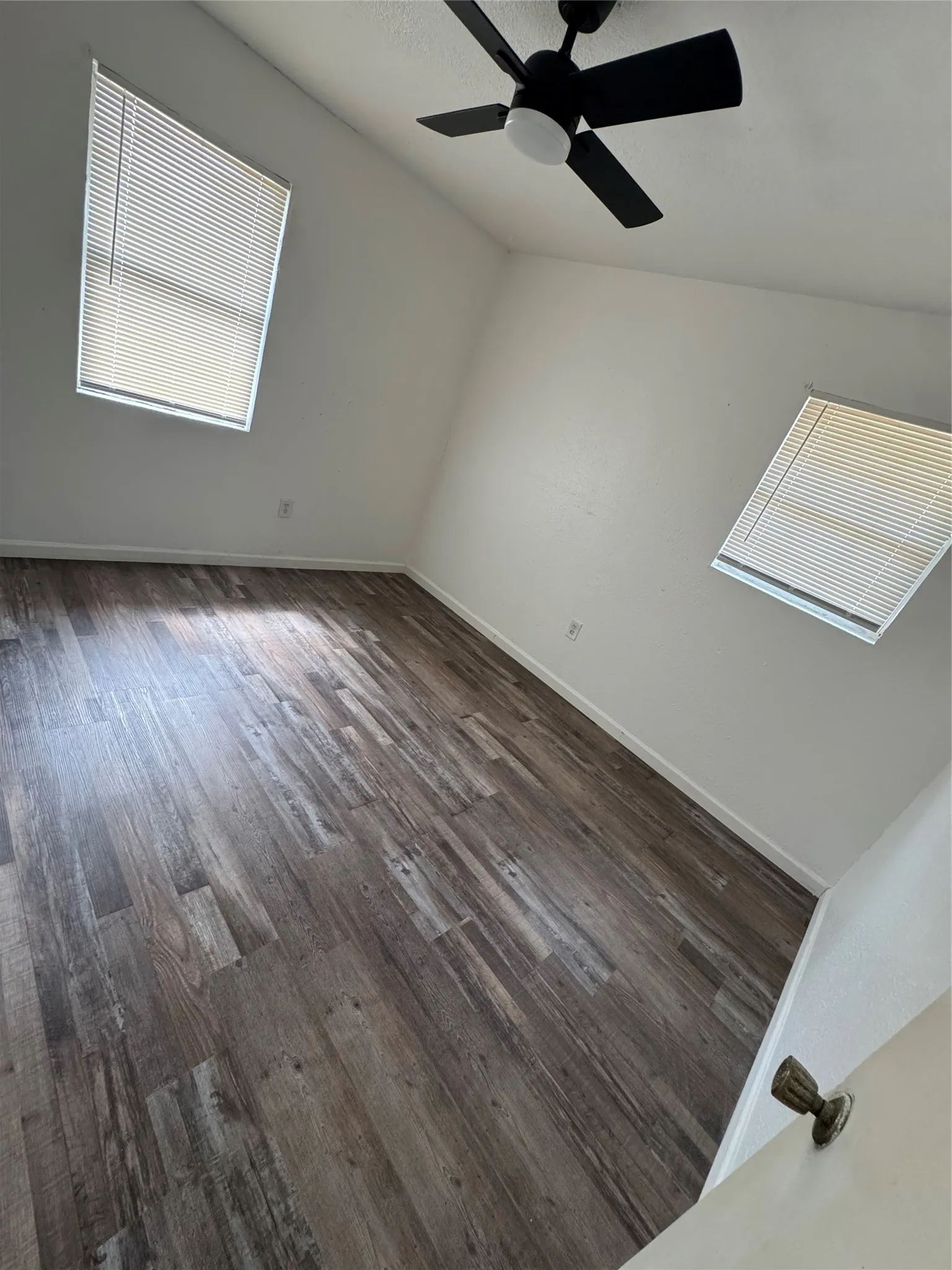 Single Family Residence For Rent in Mc Lennan County , 2715 S 2nd Street, Waco, Texas 76706, 2 Bedroom, 1 Bathroom, Garage spaces, 864 Sqft, built in 1984, mls#21395595, Real Estate Agent in Waco, Homes For Rent in Mc Lennan county, Homes For Rent in Waco, Realtor in Waco Texas, Real Estate Brokerage Independent Realty Texas, Luminita Cordes Realtor