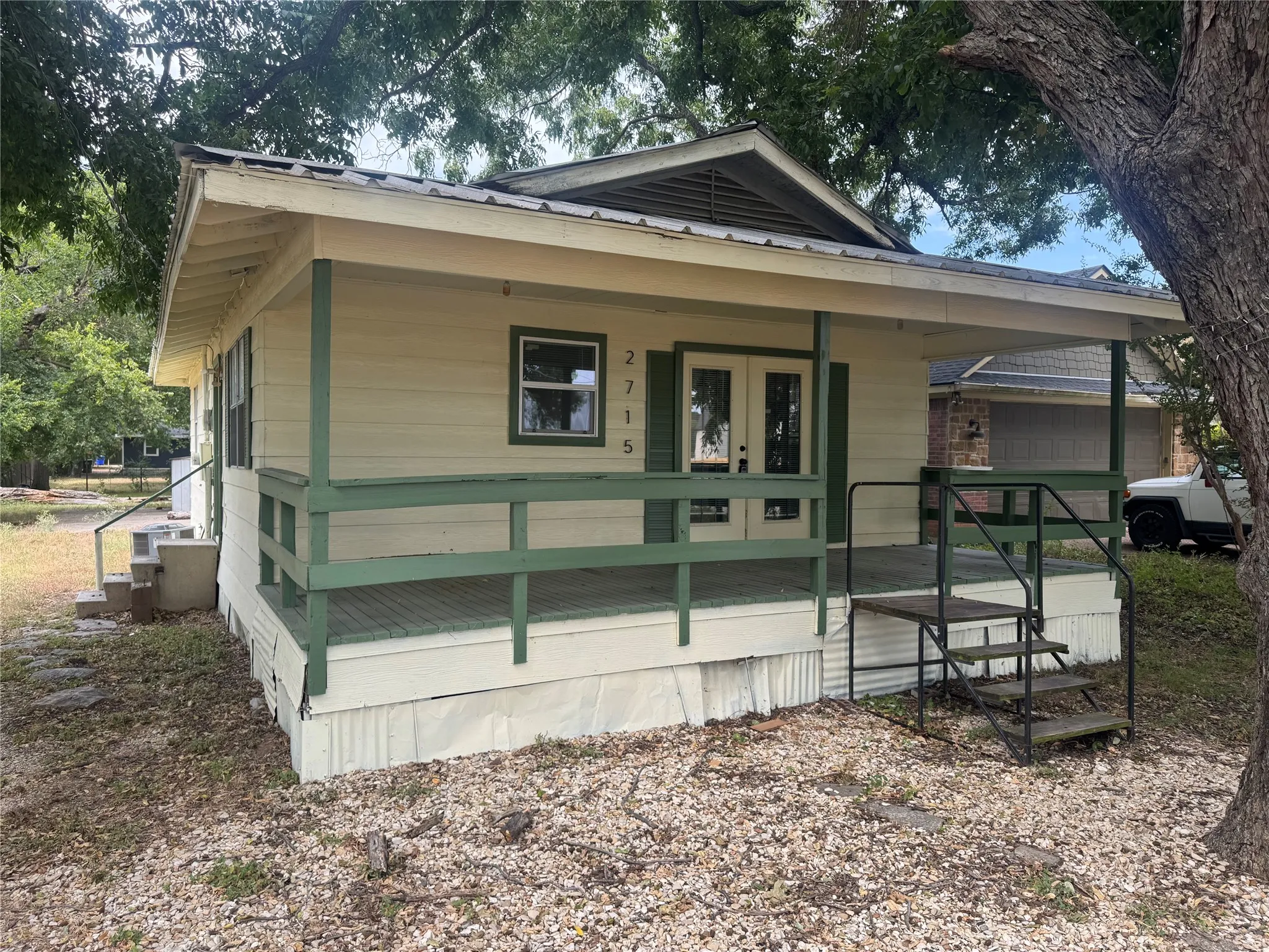 Single Family Residence For Rent in Mc Lennan County , 2715 S 2nd Street, Waco, Texas 76706, 2 Bedroom, 1 Bathroom, Garage spaces, 864 Sqft, built in 1984, mls#21395595, Real Estate Agent in Waco, Homes For Rent in Mc Lennan county, Homes For Rent in Waco, Realtor in Waco Texas, Real Estate Brokerage Independent Realty Texas, Luminita Cordes Realtor