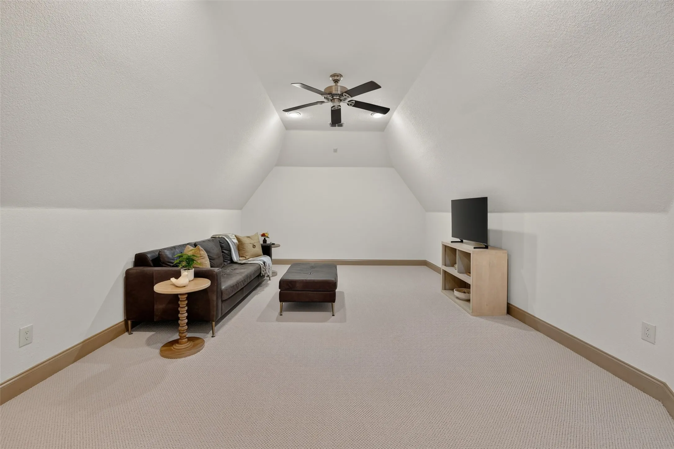 Single Family Residence For Sale in Collin County , 1141 Packsaddle Trail, Prosper, Texas 75078, 4 Bedroom, 4 Bathroom, 3 Garage spaces, 4,593 Sqft, built in 2011, mls#21394753, Real Estate Agent in Prosper, Homes For Sale in Collin county, Homes For Sale in Prosper, Realtor in Prosper Texas, Real Estate Brokerage Independent Realty Texas, Luminita Cordes Realtor
