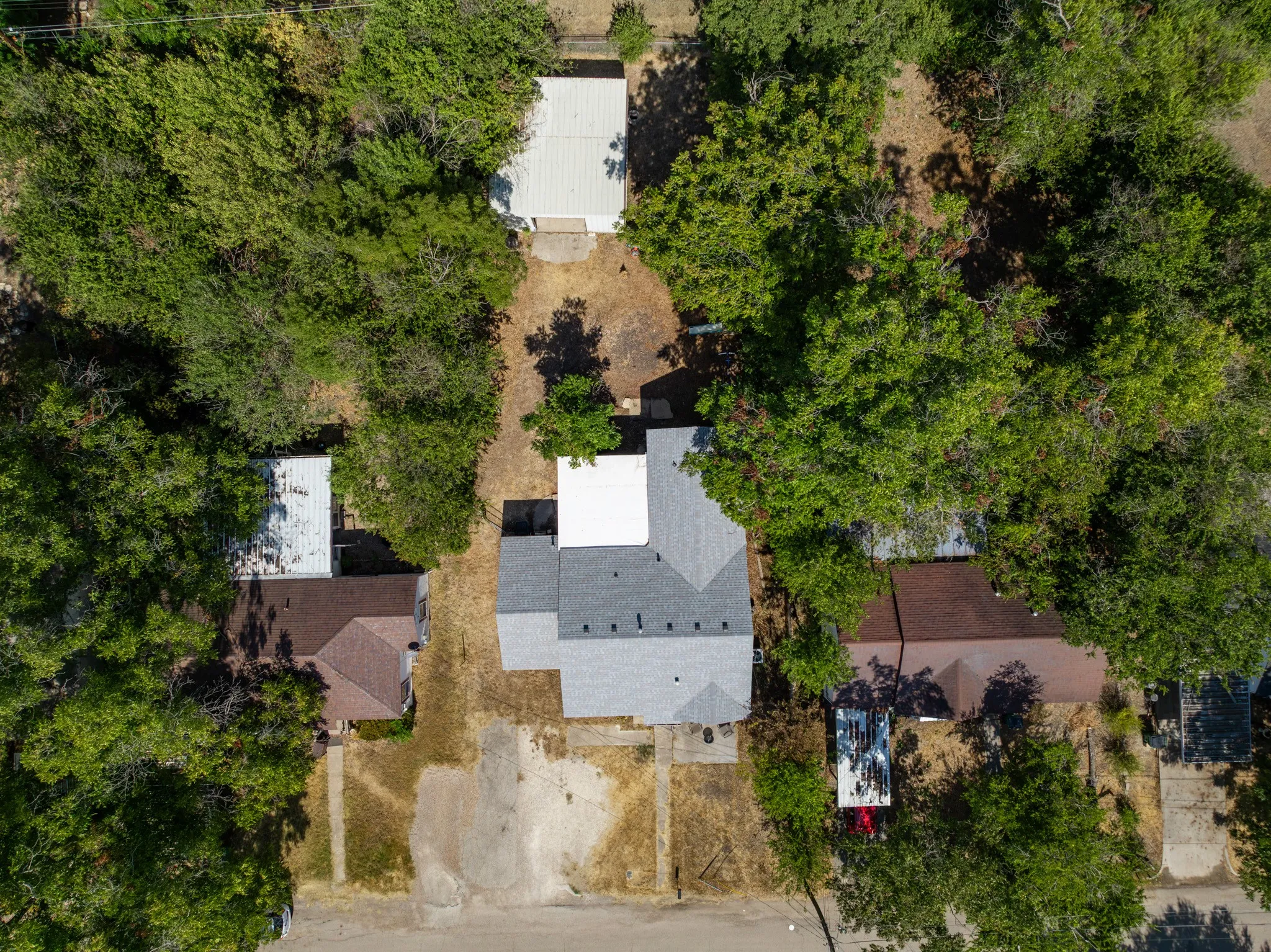 Single Family Residence For Sale in Mc Lennan County , 129 Victory Drive, Beverly Hills, Texas 76711, 3 Bedroom, 2 Bathroom, 2 Garage spaces, 1,168 Sqft, built in 1942, mls#21394586, Real Estate Agent in Beverly Hills, Homes For Sale in Mc Lennan county, Homes For Sale in Beverly Hills, Realtor in Beverly Hills Texas, Real Estate Brokerage Independent Realty Texas, Luminita Cordes Realtor