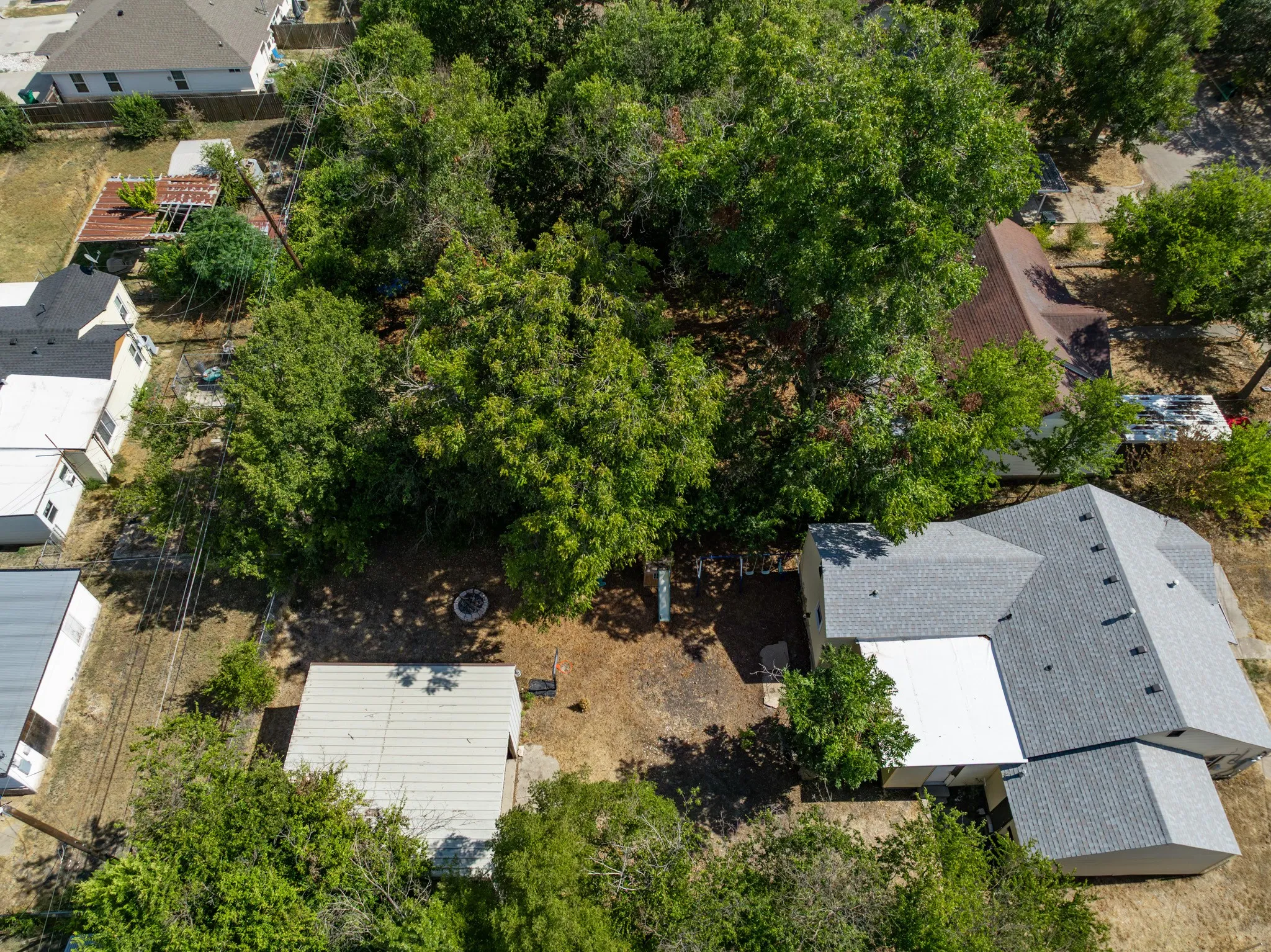 Single Family Residence For Sale in Mc Lennan County , 129 Victory Drive, Beverly Hills, Texas 76711, 3 Bedroom, 2 Bathroom, 2 Garage spaces, 1,168 Sqft, built in 1942, mls#21394586, Real Estate Agent in Beverly Hills, Homes For Sale in Mc Lennan county, Homes For Sale in Beverly Hills, Realtor in Beverly Hills Texas, Real Estate Brokerage Independent Realty Texas, Luminita Cordes Realtor
