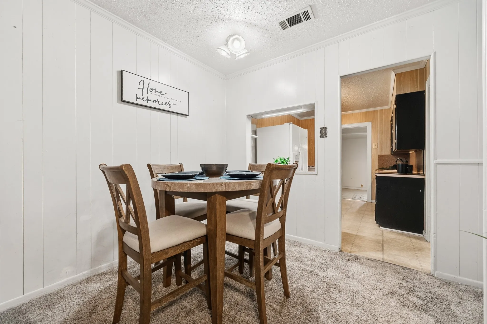 Single Family Residence For Sale in Mc Lennan County , 129 Victory Drive, Beverly Hills, Texas 76711, 3 Bedroom, 2 Bathroom, 2 Garage spaces, 1,168 Sqft, built in 1942, mls#21394586, Real Estate Agent in Beverly Hills, Homes For Sale in Mc Lennan county, Homes For Sale in Beverly Hills, Realtor in Beverly Hills Texas, Real Estate Brokerage Independent Realty Texas, Luminita Cordes Realtor