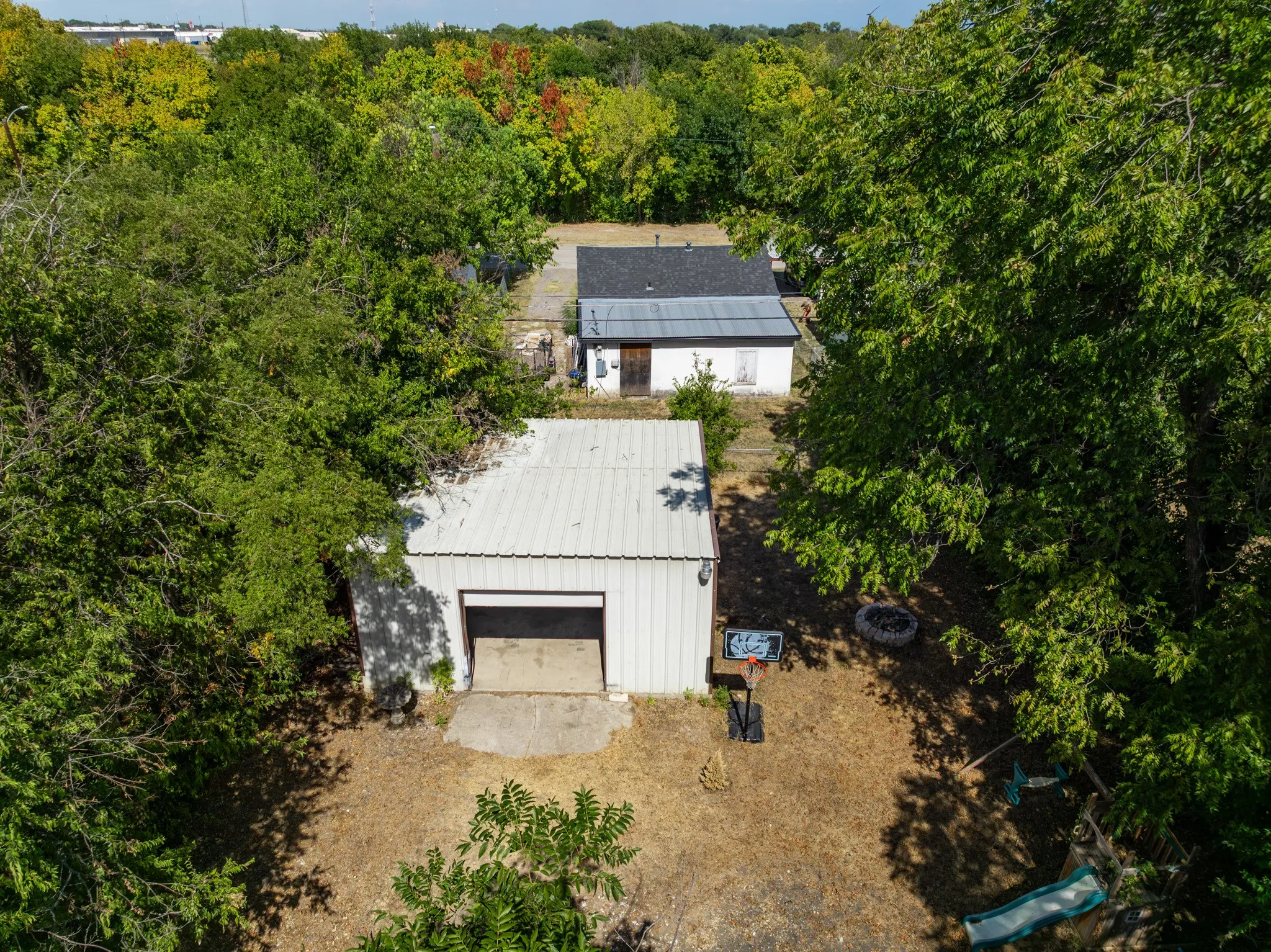 Single Family Residence For Sale in Mc Lennan County , 129 Victory Drive, Beverly Hills, Texas 76711, 3 Bedroom, 2 Bathroom, 2 Garage spaces, 1,168 Sqft, built in 1942, mls#21394586, Real Estate Agent in Beverly Hills, Homes For Sale in Mc Lennan county, Homes For Sale in Beverly Hills, Realtor in Beverly Hills Texas, Real Estate Brokerage Independent Realty Texas, Luminita Cordes Realtor