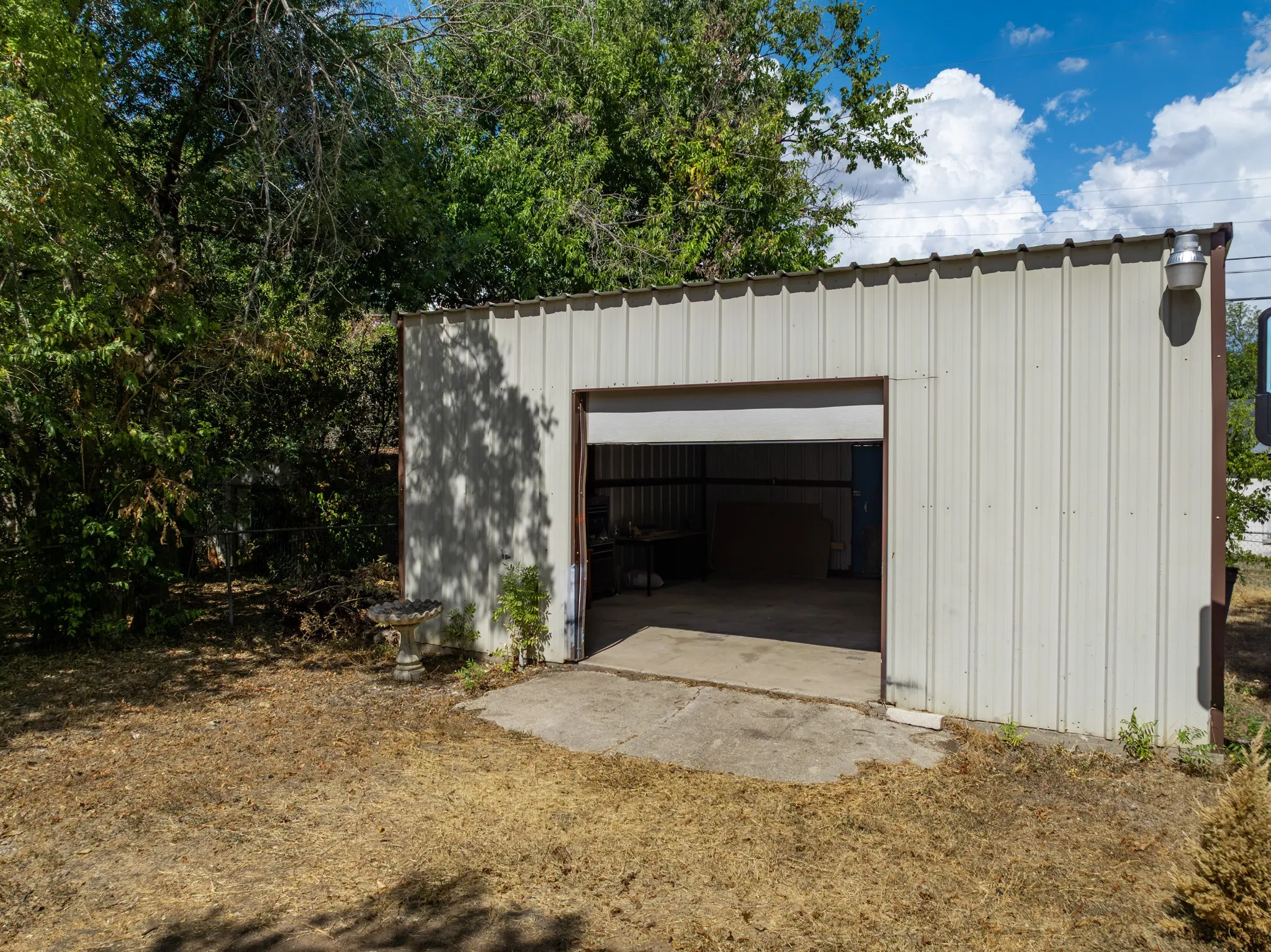 Single Family Residence For Sale in Mc Lennan County , 129 Victory Drive, Beverly Hills, Texas 76711, 3 Bedroom, 2 Bathroom, 2 Garage spaces, 1,168 Sqft, built in 1942, mls#21394586, Real Estate Agent in Beverly Hills, Homes For Sale in Mc Lennan county, Homes For Sale in Beverly Hills, Realtor in Beverly Hills Texas, Real Estate Brokerage Independent Realty Texas, Luminita Cordes Realtor