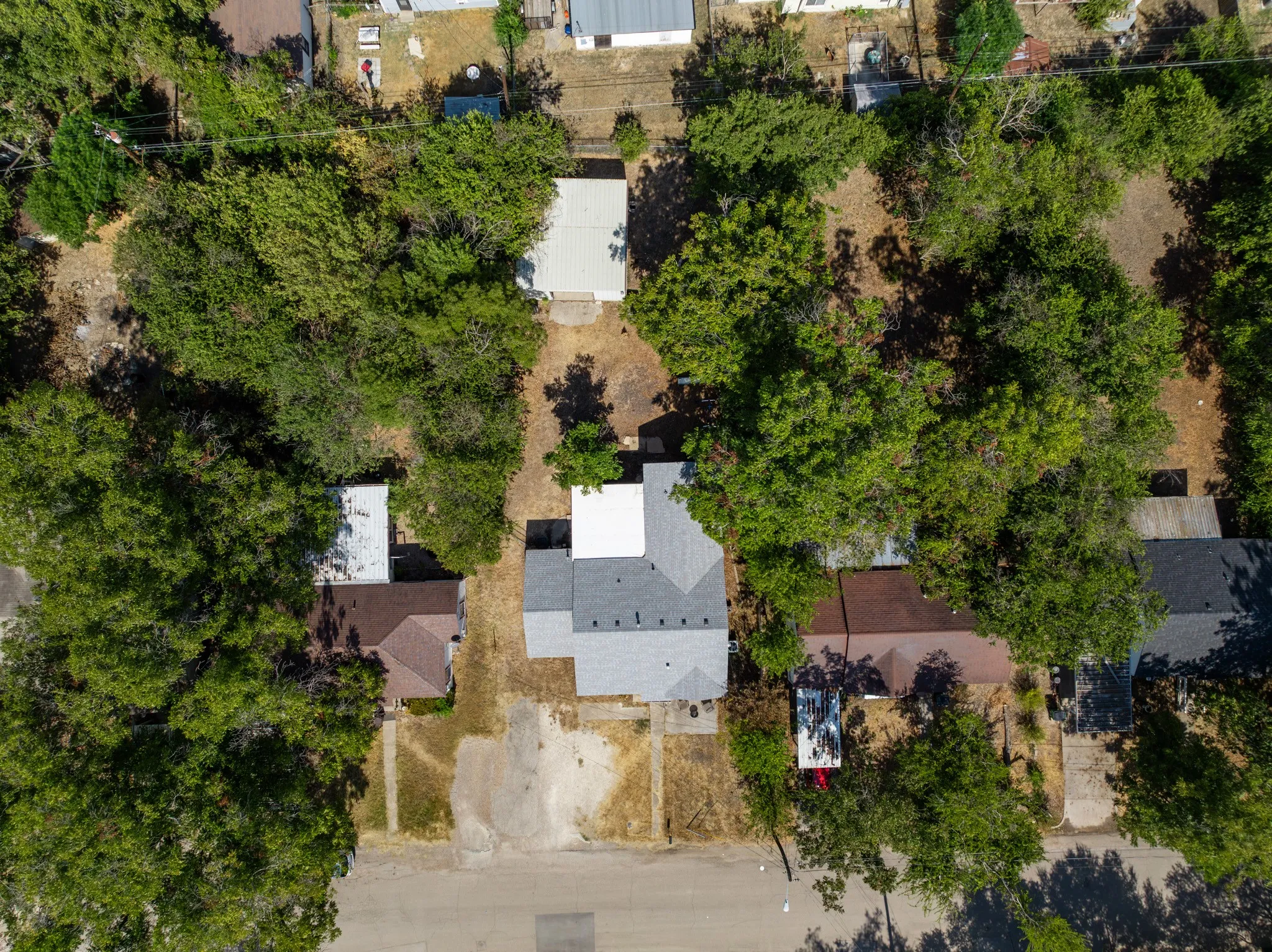 Single Family Residence For Sale in Mc Lennan County , 129 Victory Drive, Beverly Hills, Texas 76711, 3 Bedroom, 2 Bathroom, 2 Garage spaces, 1,168 Sqft, built in 1942, mls#21394586, Real Estate Agent in Beverly Hills, Homes For Sale in Mc Lennan county, Homes For Sale in Beverly Hills, Realtor in Beverly Hills Texas, Real Estate Brokerage Independent Realty Texas, Luminita Cordes Realtor
