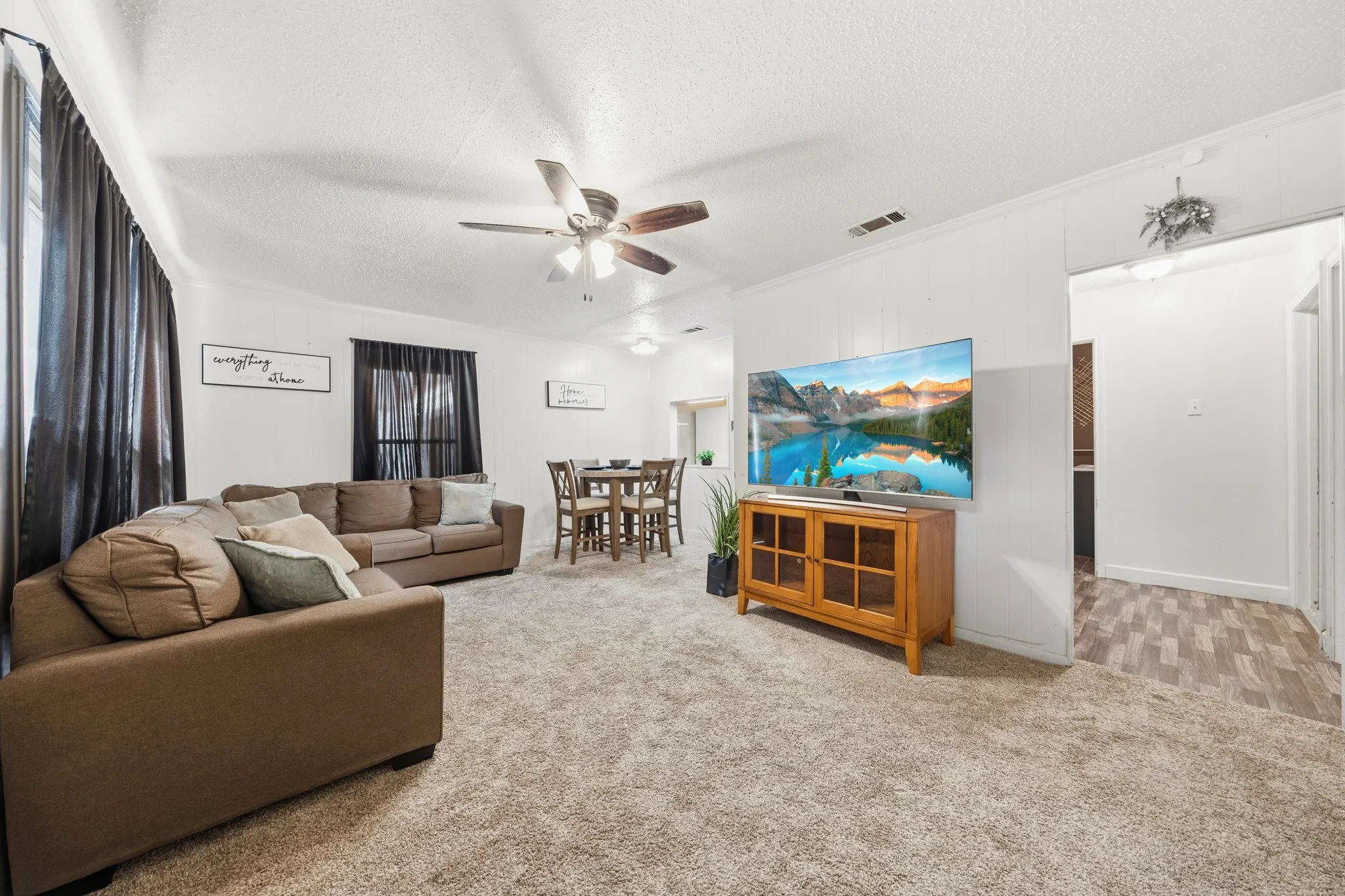 Single Family Residence For Sale in Mc Lennan County , 129 Victory Drive, Beverly Hills, Texas 76711, 3 Bedroom, 2 Bathroom, 2 Garage spaces, 1,168 Sqft, built in 1942, mls#21394586, Real Estate Agent in Beverly Hills, Homes For Sale in Mc Lennan county, Homes For Sale in Beverly Hills, Realtor in Beverly Hills Texas, Real Estate Brokerage Independent Realty Texas, Luminita Cordes Realtor