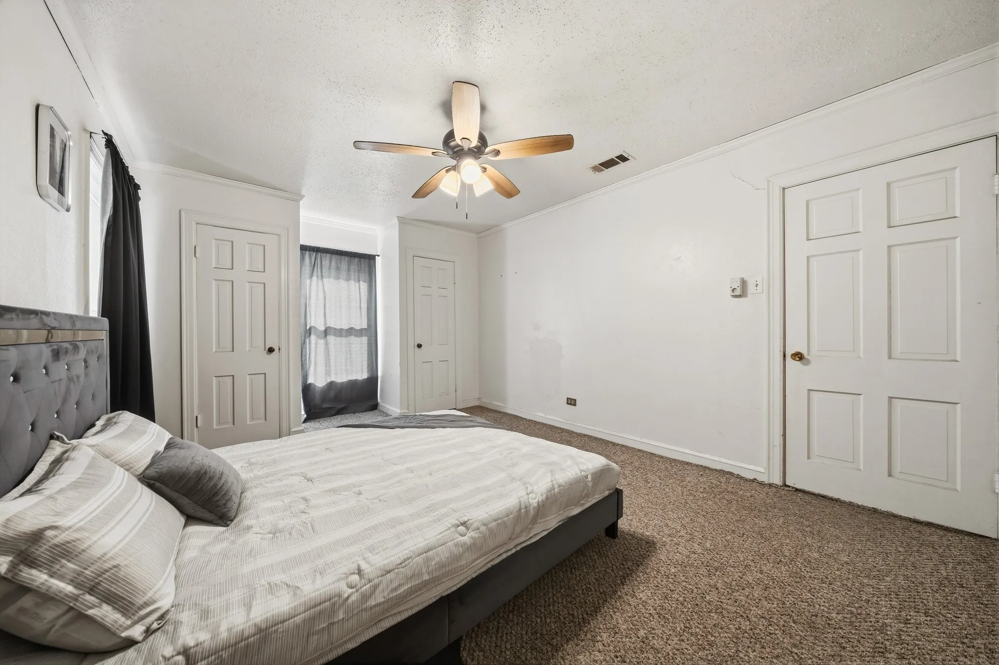 Single Family Residence For Sale in Mc Lennan County , 129 Victory Drive, Beverly Hills, Texas 76711, 3 Bedroom, 2 Bathroom, 2 Garage spaces, 1,168 Sqft, built in 1942, mls#21394586, Real Estate Agent in Beverly Hills, Homes For Sale in Mc Lennan county, Homes For Sale in Beverly Hills, Realtor in Beverly Hills Texas, Real Estate Brokerage Independent Realty Texas, Luminita Cordes Realtor