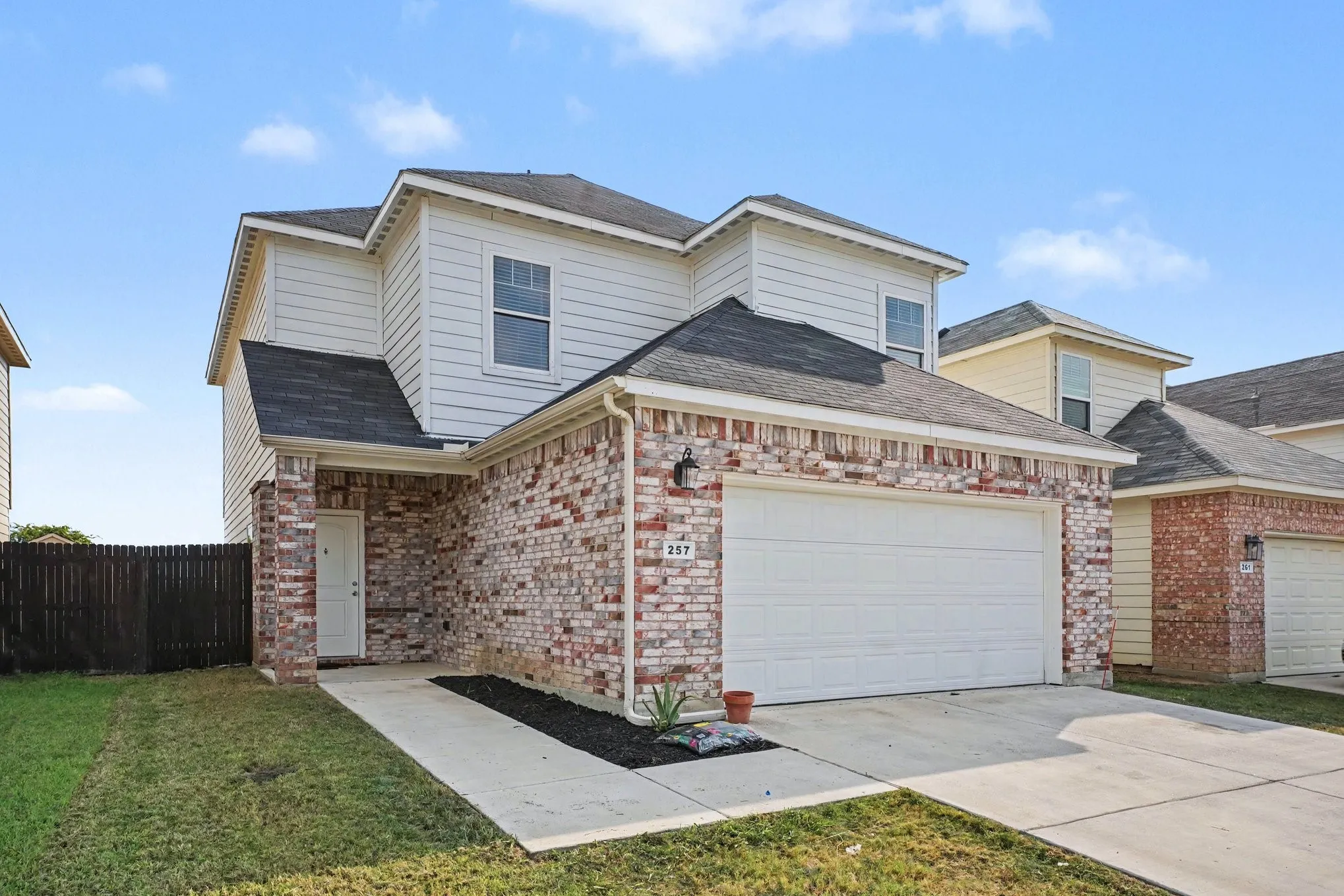 Single Family Residence For Sale in Dallas County , 257 Michelle Drive, Grand Prairie, Texas 75051, 4 Bedroom, 3 Bathroom, 2 Garage spaces, 1,906 Sqft, built in 2021, mls#21394046, Real Estate Agent in Grand Prairie, Homes For Sale in Dallas county, Homes For Sale in Grand Prairie, Realtor in Grand Prairie Texas, Real Estate Brokerage Independent Realty Texas, Luminita Cordes Realtor