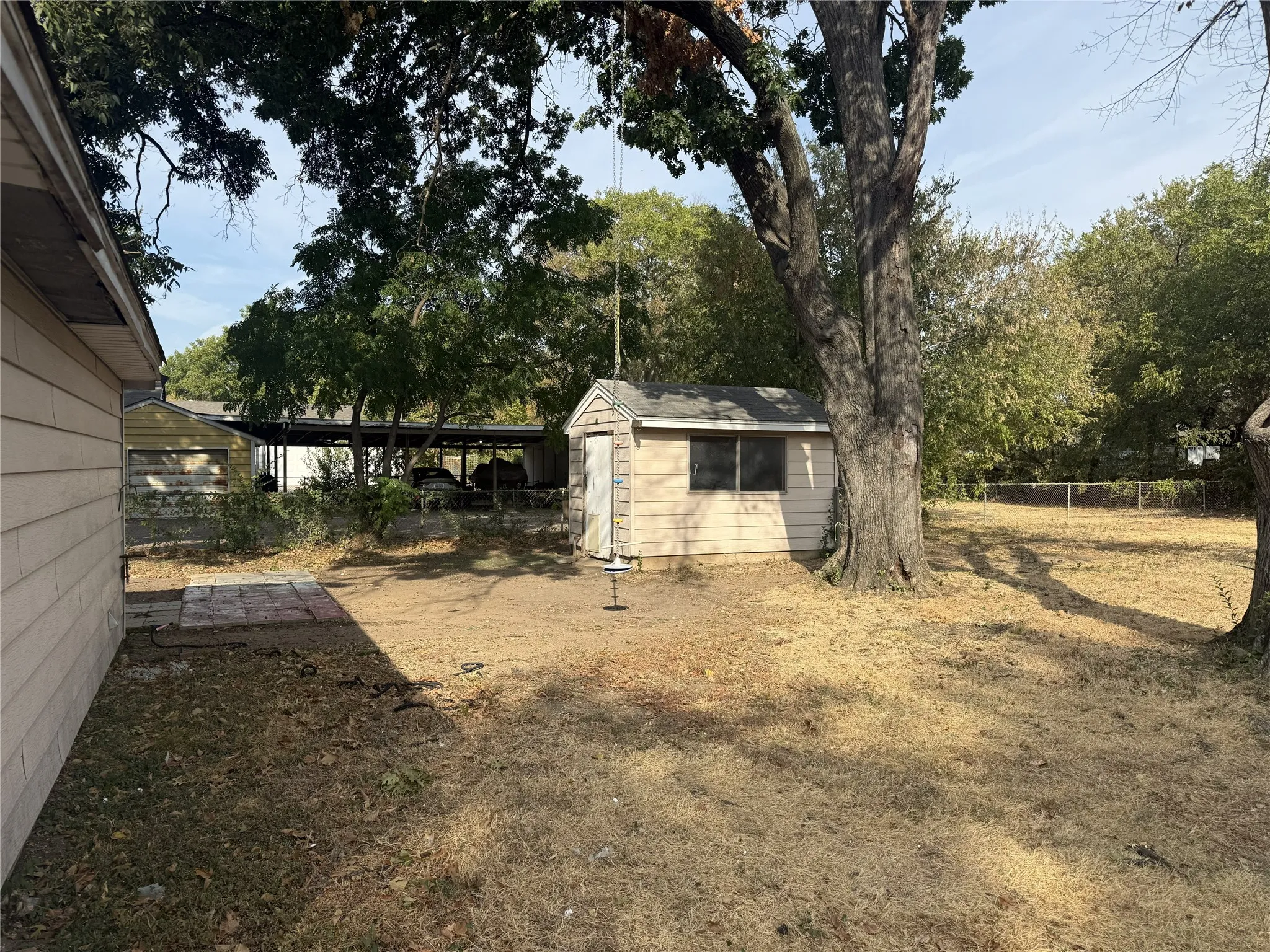 Single Family Residence For Sale in Dallas County , 617 E Union Bower Road, Irving, Texas 75061, 2 Bedroom, 1 Bathroom, Garage spaces, 1,076 Sqft, built in 1949, mls#21395585, Real Estate Agent in Irving, Homes For Sale in Dallas county, Homes For Sale in Irving, Realtor in Irving Texas, Real Estate Brokerage Independent Realty Texas, Luminita Cordes Realtor
