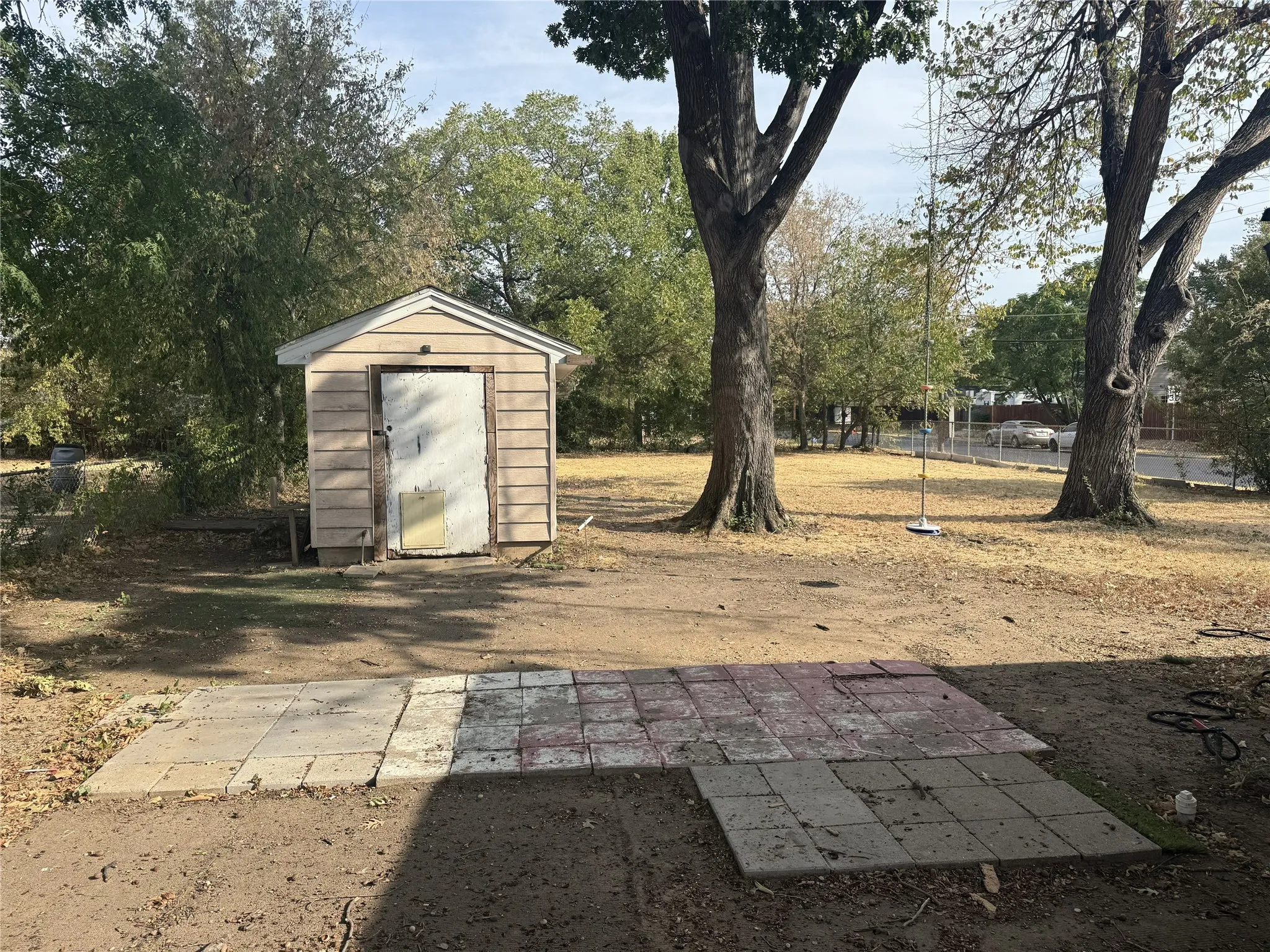 Single Family Residence For Sale in Dallas County , 617 E Union Bower Road, Irving, Texas 75061, 2 Bedroom, 1 Bathroom, Garage spaces, 1,076 Sqft, built in 1949, mls#21395585, Real Estate Agent in Irving, Homes For Sale in Dallas county, Homes For Sale in Irving, Realtor in Irving Texas, Real Estate Brokerage Independent Realty Texas, Luminita Cordes Realtor