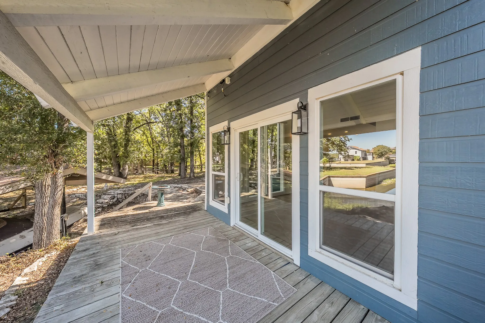 Single Family Residence For Sale in Tarrant County , 508 Harbor Drive S, Azle, Texas 76020, 2 Bedroom, 2 Bathroom, 1 Garage spaces, 1,191 Sqft, built in 1973, mls#21395603, Real Estate Agent in Azle, Homes For Sale in Tarrant county, Homes For Sale in Azle, Realtor in Azle Texas, Real Estate Brokerage Independent Realty Texas, Luminita Cordes Realtor
