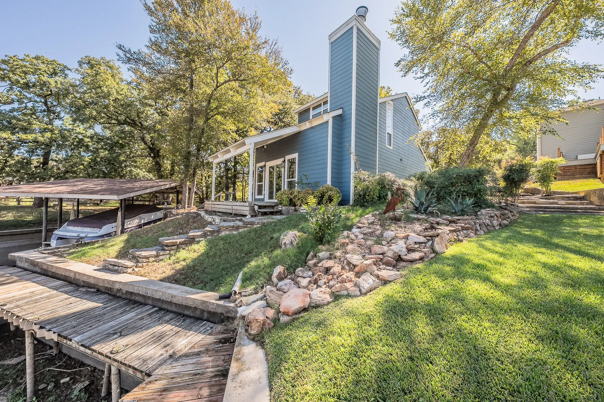 Single Family Residence For Sale in Tarrant County , 508 Harbor Drive S, Azle, Texas 76020, 2 Bedroom, 2 Bathroom, 1 Garage spaces, 1,191 Sqft, built in 1973, mls#21395603, Real Estate Agent in Azle, Homes For Sale in Tarrant county, Homes For Sale in Azle, Realtor in Azle Texas, Real Estate Brokerage Independent Realty Texas, Luminita Cordes Realtor