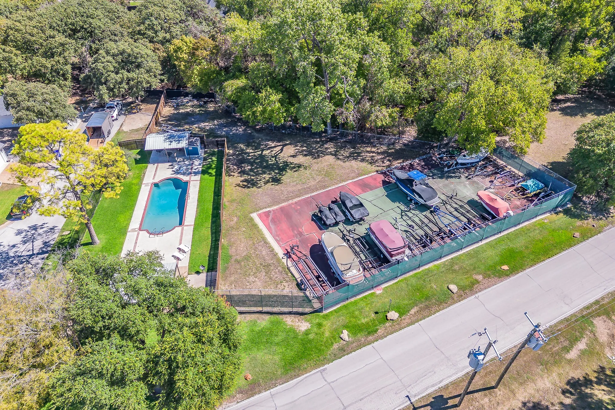 Single Family Residence For Sale in Tarrant County , 508 Harbor Drive S, Azle, Texas 76020, 2 Bedroom, 2 Bathroom, 1 Garage spaces, 1,191 Sqft, built in 1973, mls#21395603, Real Estate Agent in Azle, Homes For Sale in Tarrant county, Homes For Sale in Azle, Realtor in Azle Texas, Real Estate Brokerage Independent Realty Texas, Luminita Cordes Realtor