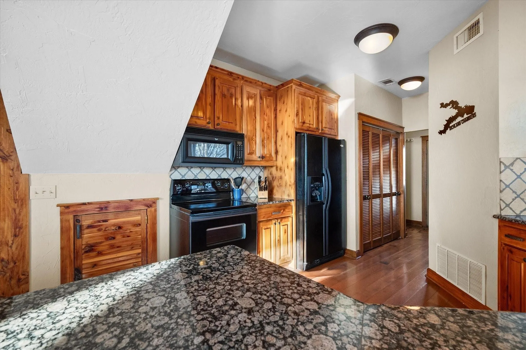 Business For Rent in Navarro County , 9919 S US Highway 287 1, Corsicana, Texas 75109, 0, 0, Garage spaces, 0 Sqft, built in 2005, mls#21393559, Real Estate Agent in Corsicana, Homes For Rent in Navarro county, Homes For Rent in Corsicana, Realtor in Corsicana Texas, Real Estate Brokerage Independent Realty Texas, Luminita Cordes Realtor